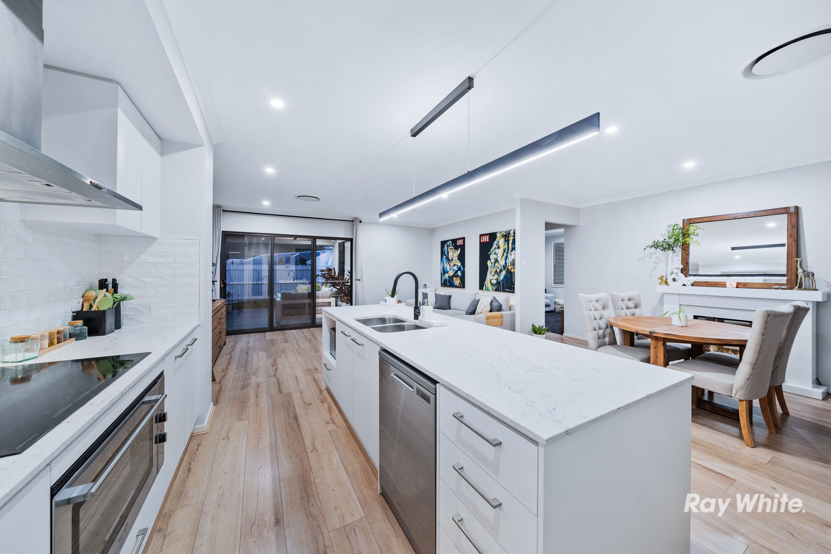 38 Leaf Street, Greenbank, QLD 4124