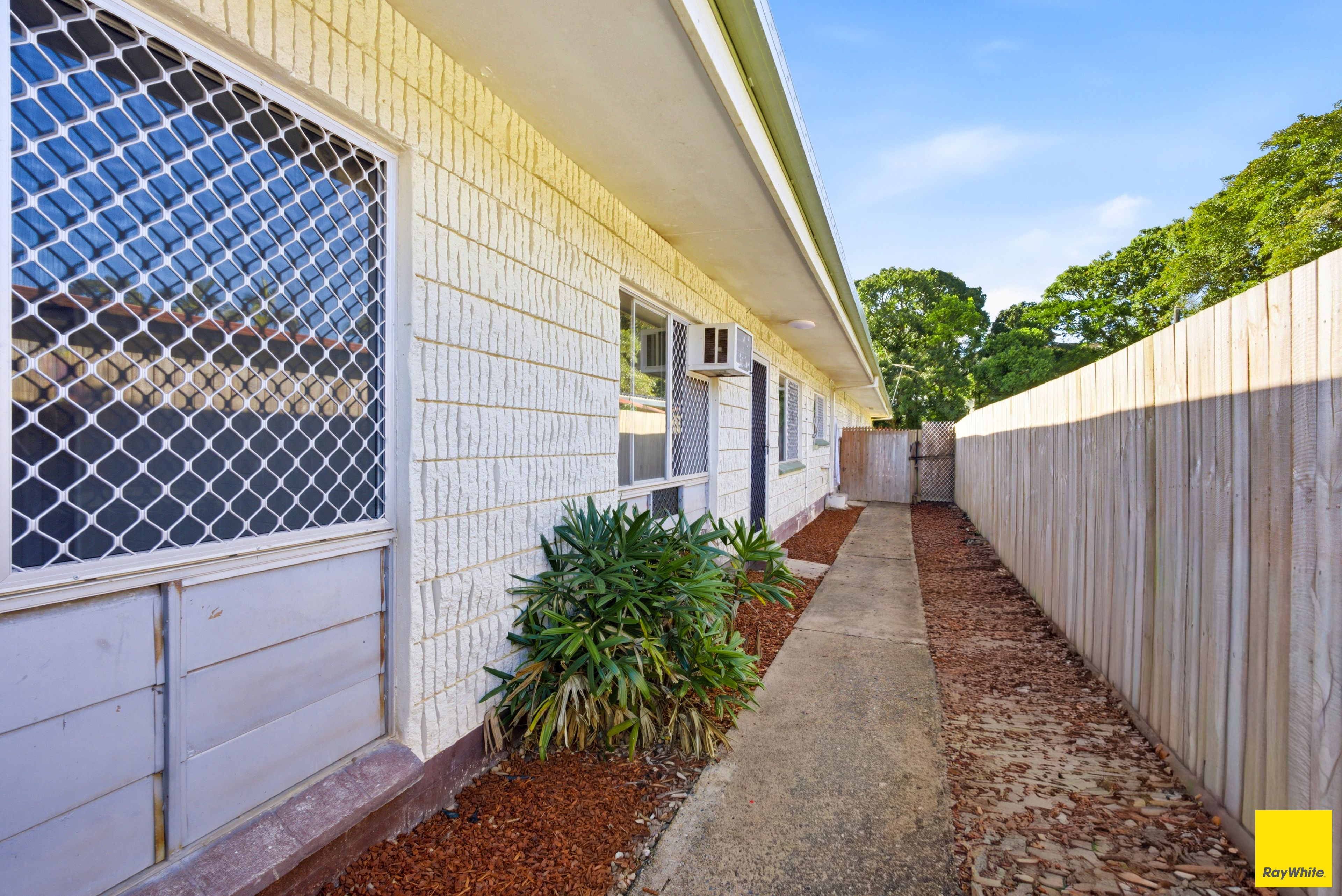 4/5 Sandown Close — photo 3 of 11