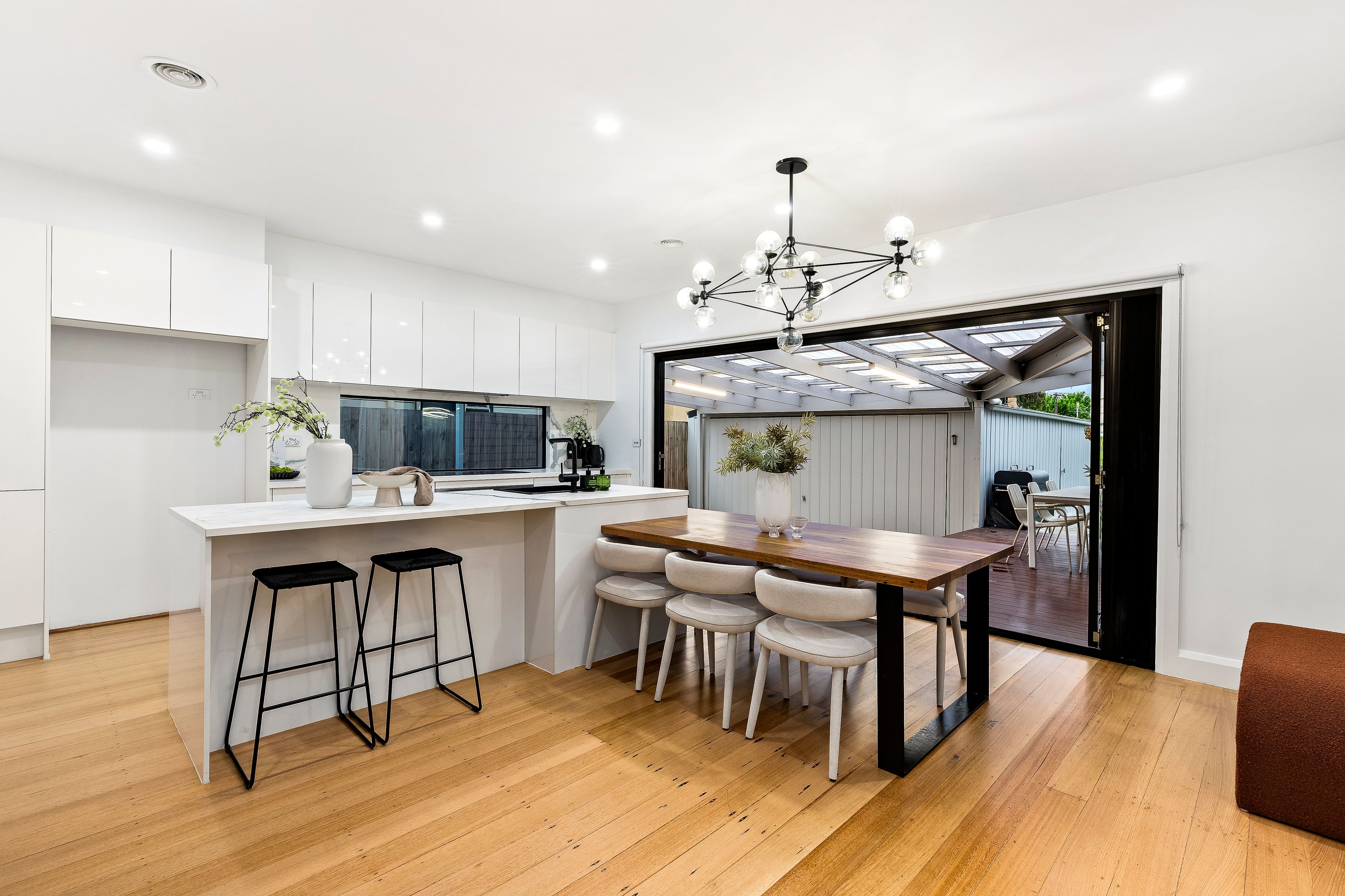 16 Halsbury Street — photo 6 of 18