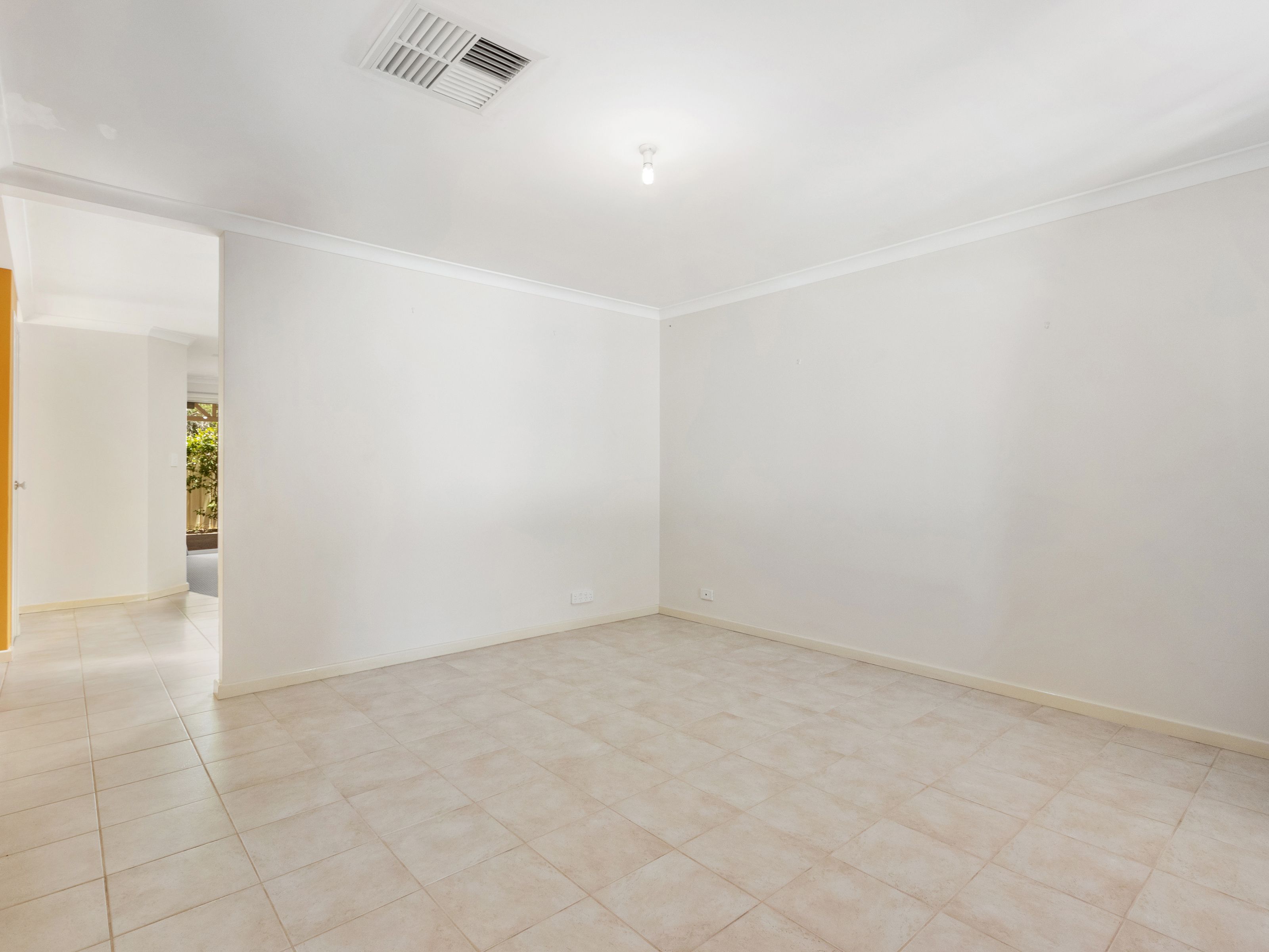 7/268-272 Wharf Street, Queens Park, WA 6107