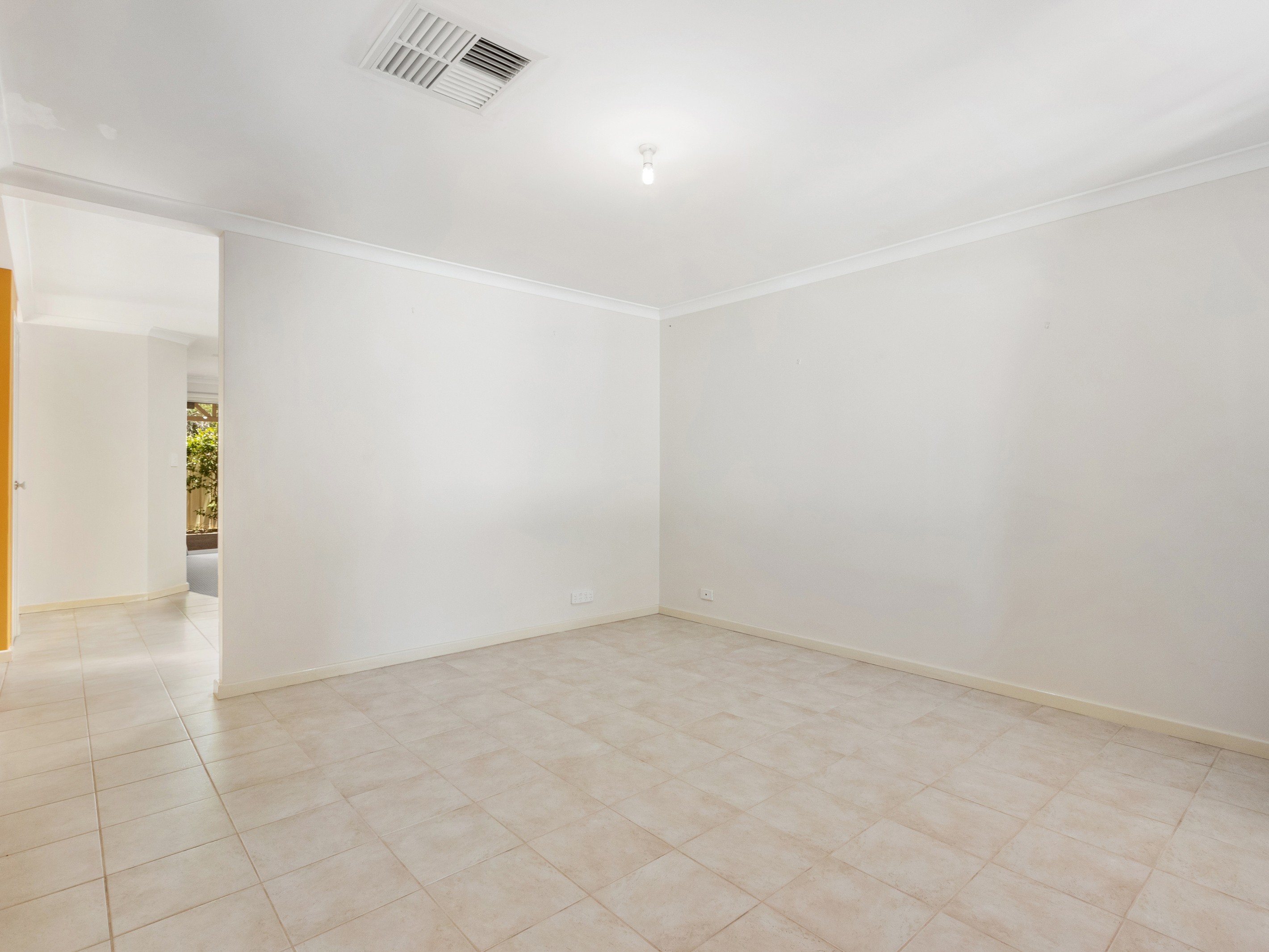 7/268-272 Wharf Street, Queens Park, WA 6107