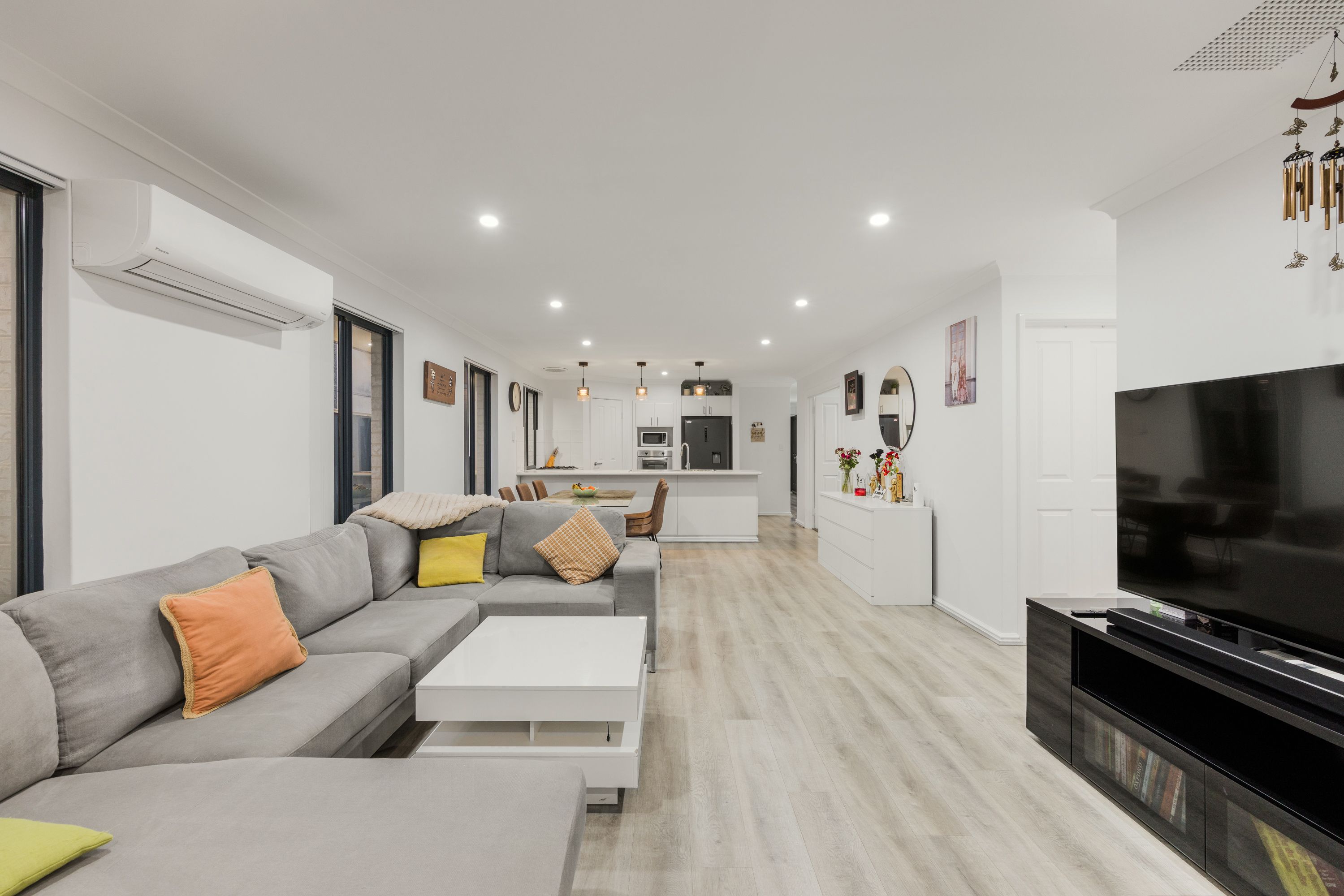 322A Wharf Street — photo 3 of 14