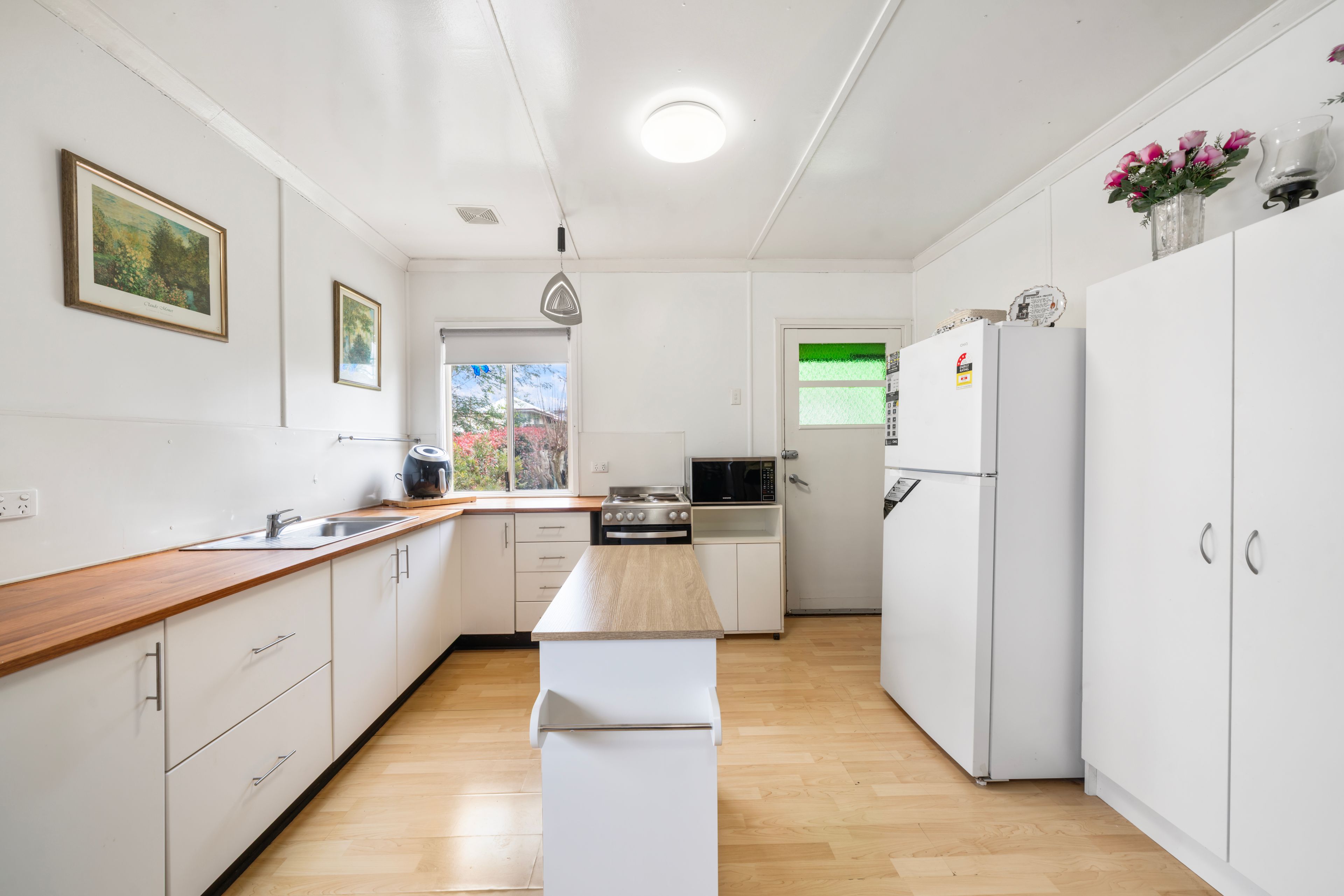 17 Walsh Street — photo 7 of 15