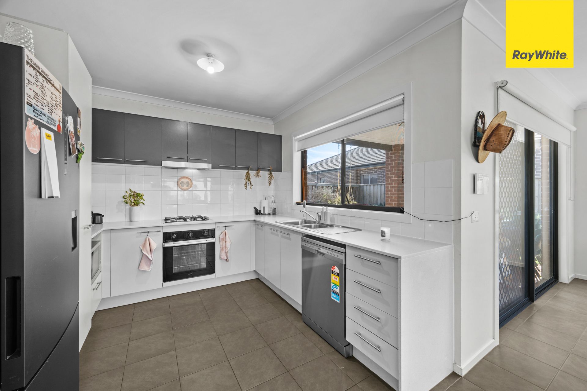 2 Bunda Place — photo 12 of 21