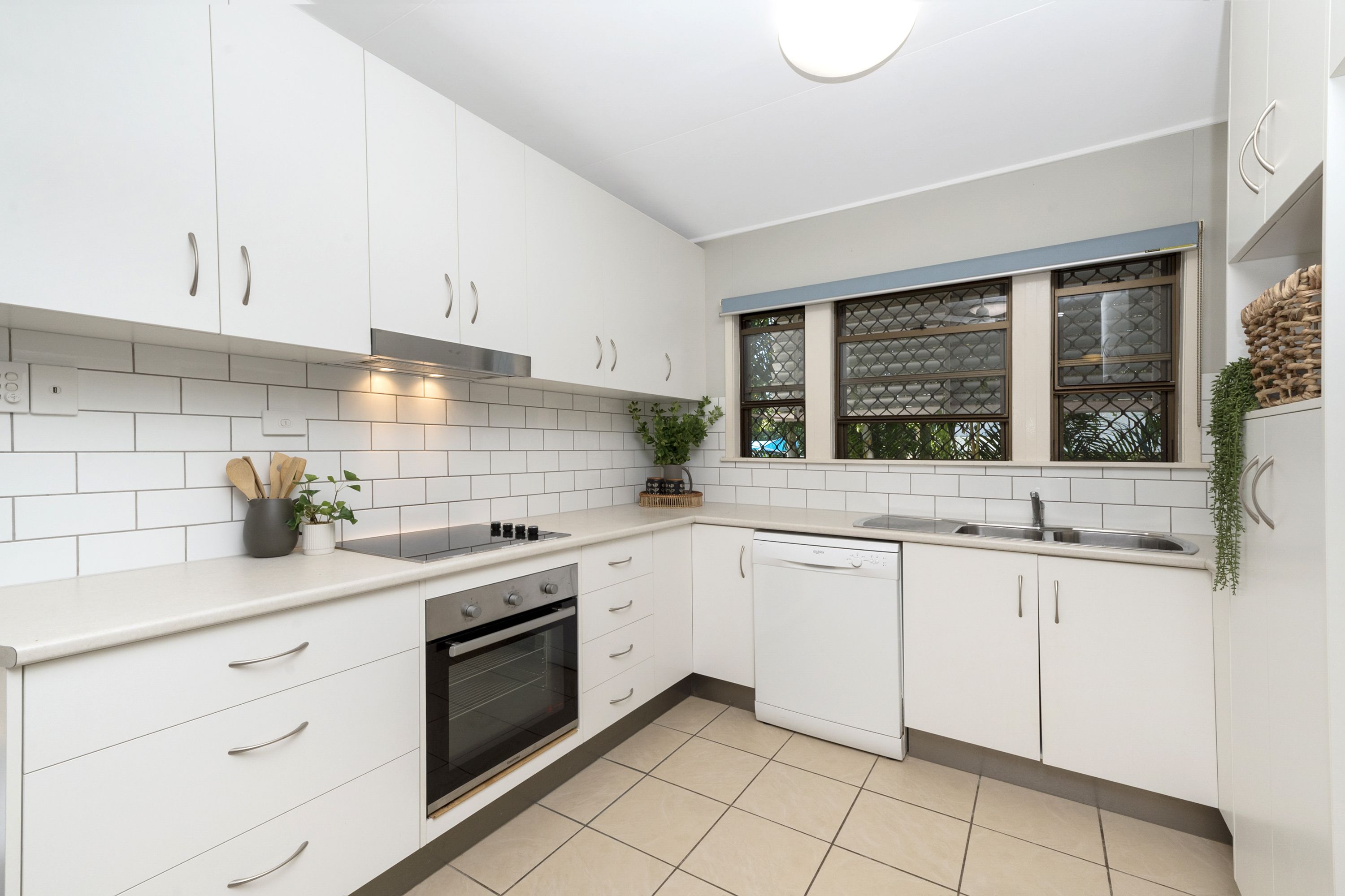 21 Surrey Street, Hyde Park, QLD 4812