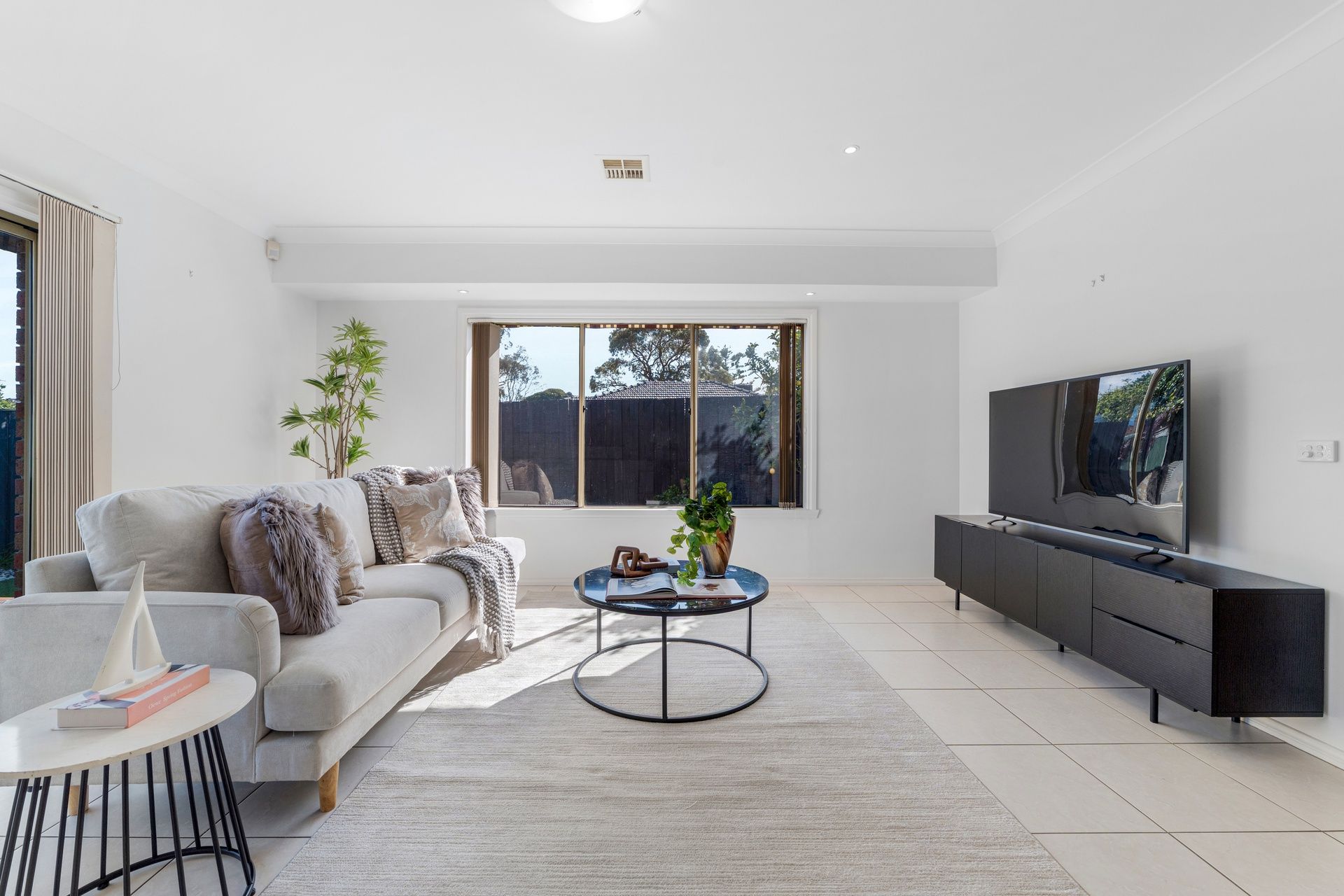 49A Margate Crescent — photo 2 of 14