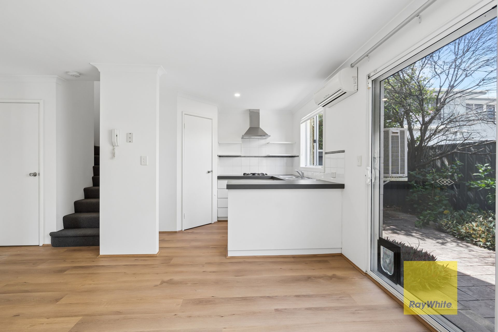 3/4 Stanbury Crescent, Morley, WA 6062