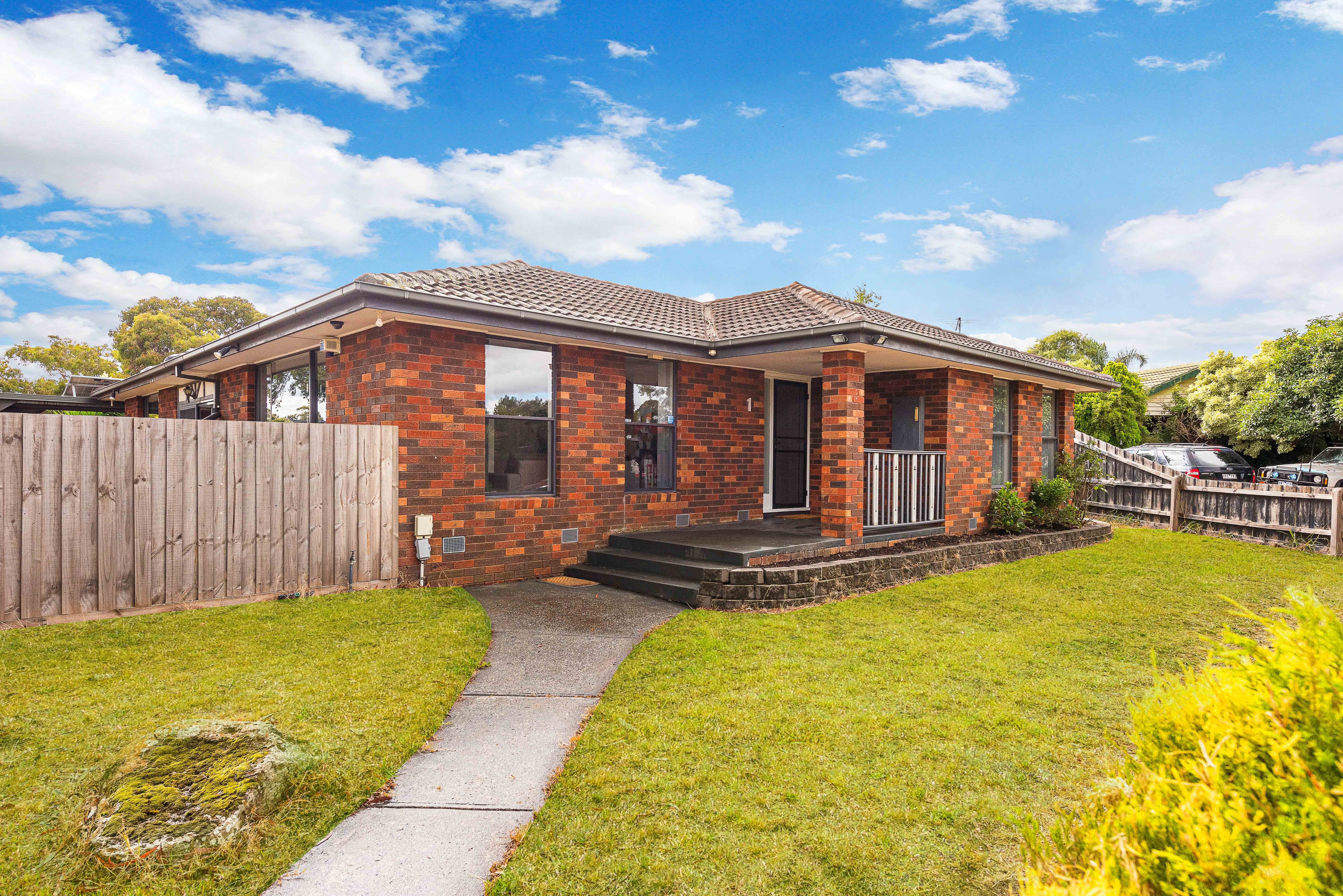 1 Rawdon Court, Mill Park, VIC 3082