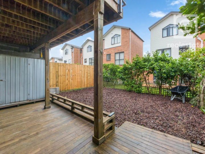 9/172 Mcleod Road, Te Atatu South, Waitakere City