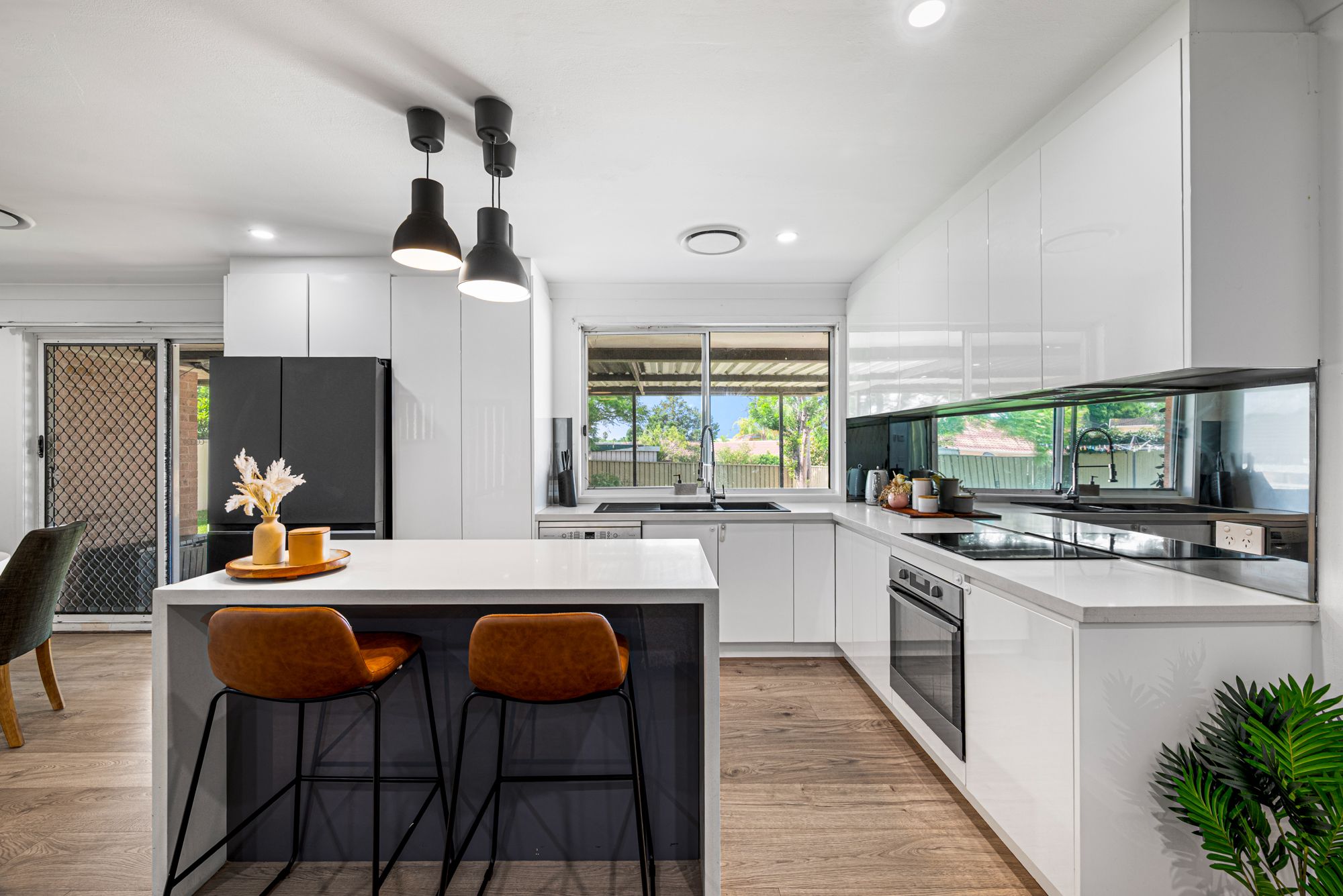 20 Sebastian Avenue, Rosemeadow, NSW 2560