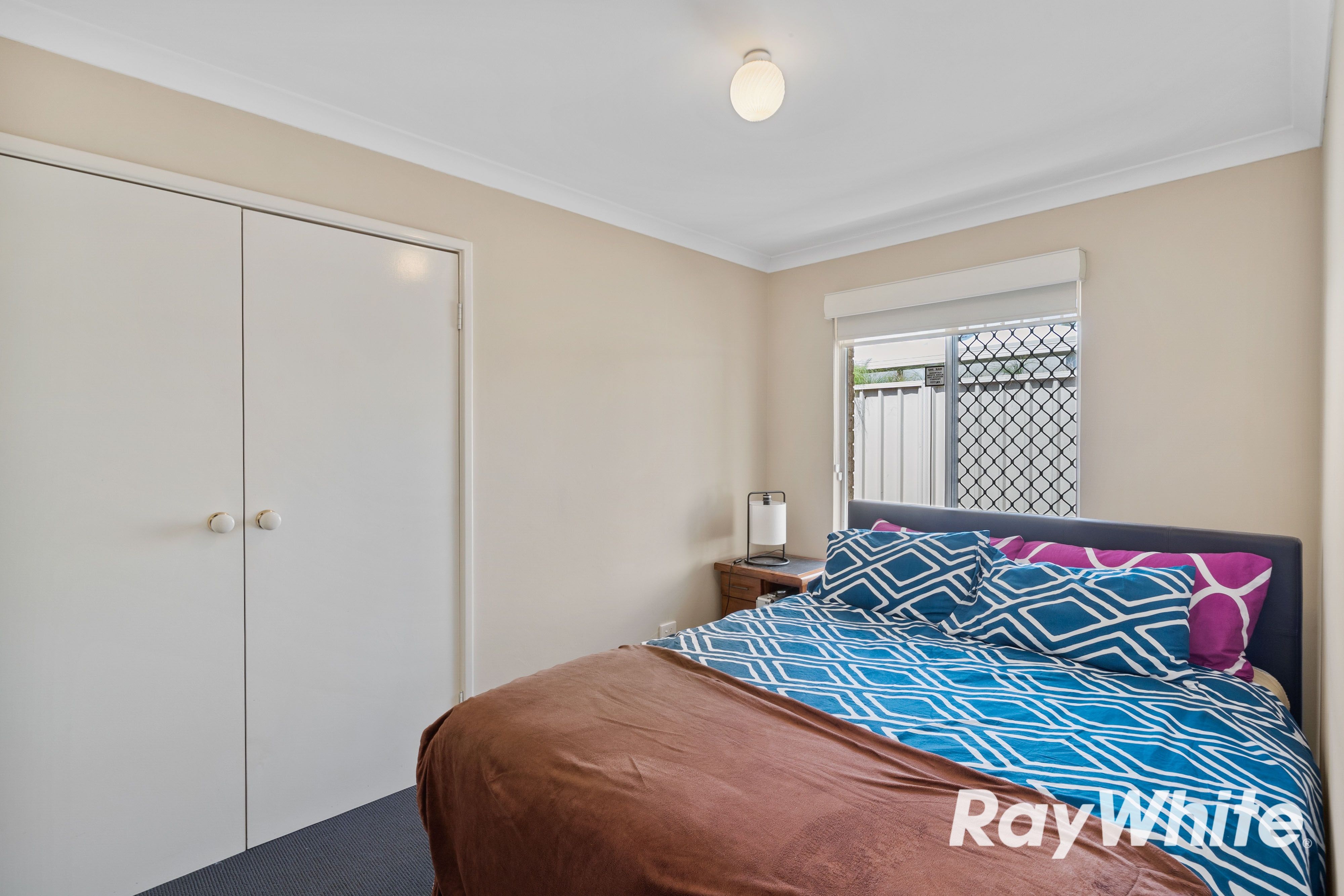 14 Moreton Crescent — photo 10 of 17