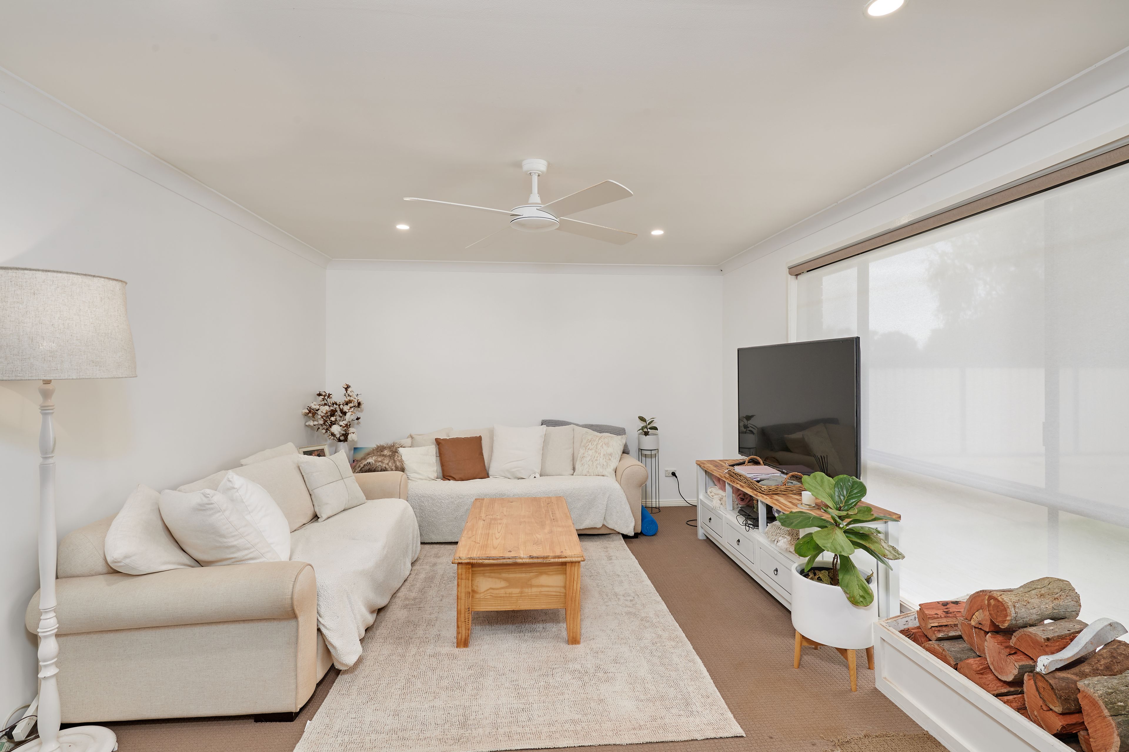 6 Naretha Street, Glenfield Park, NSW 2650