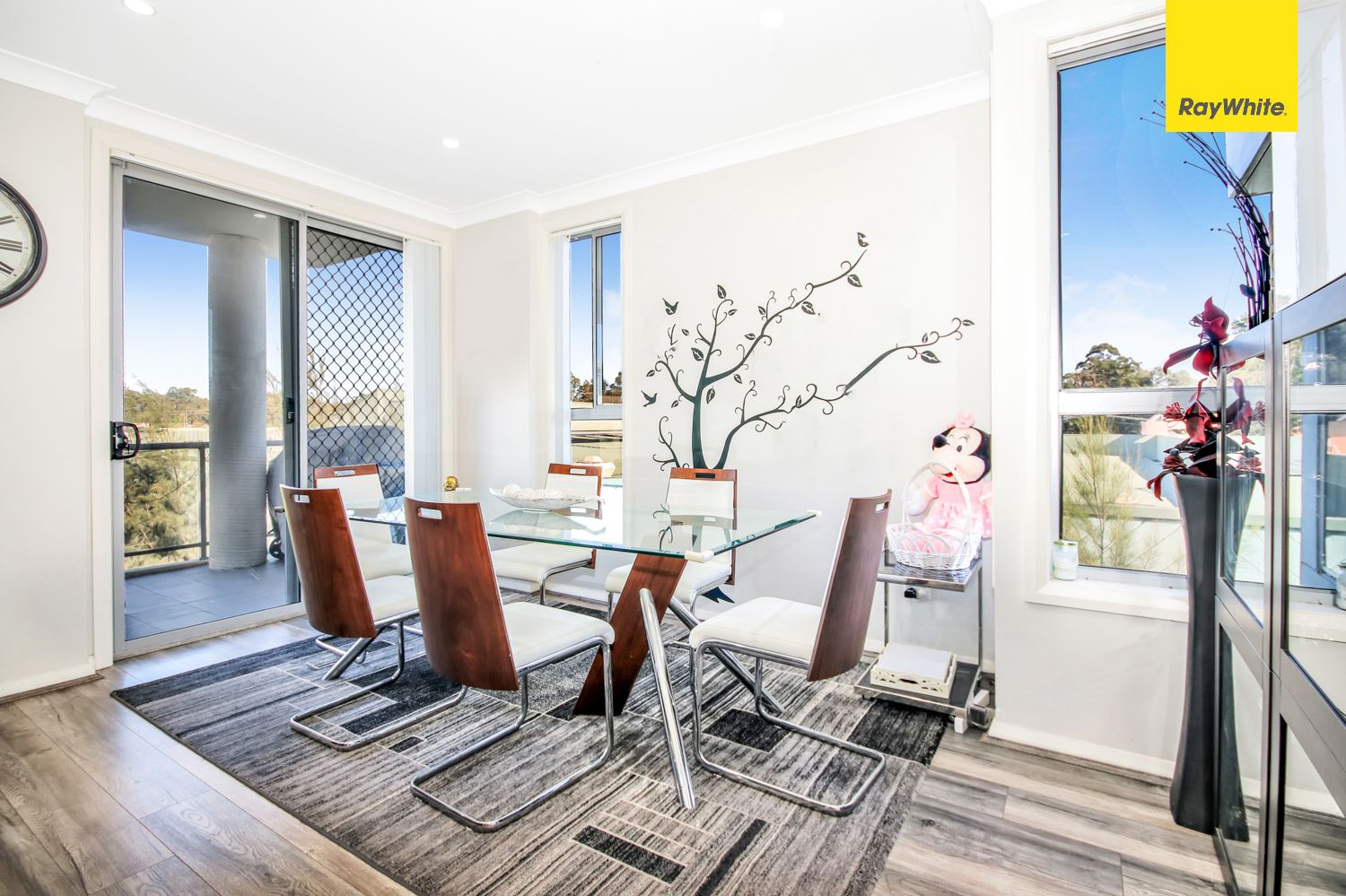 304/8C Myrtle Street — photo 4 of 16