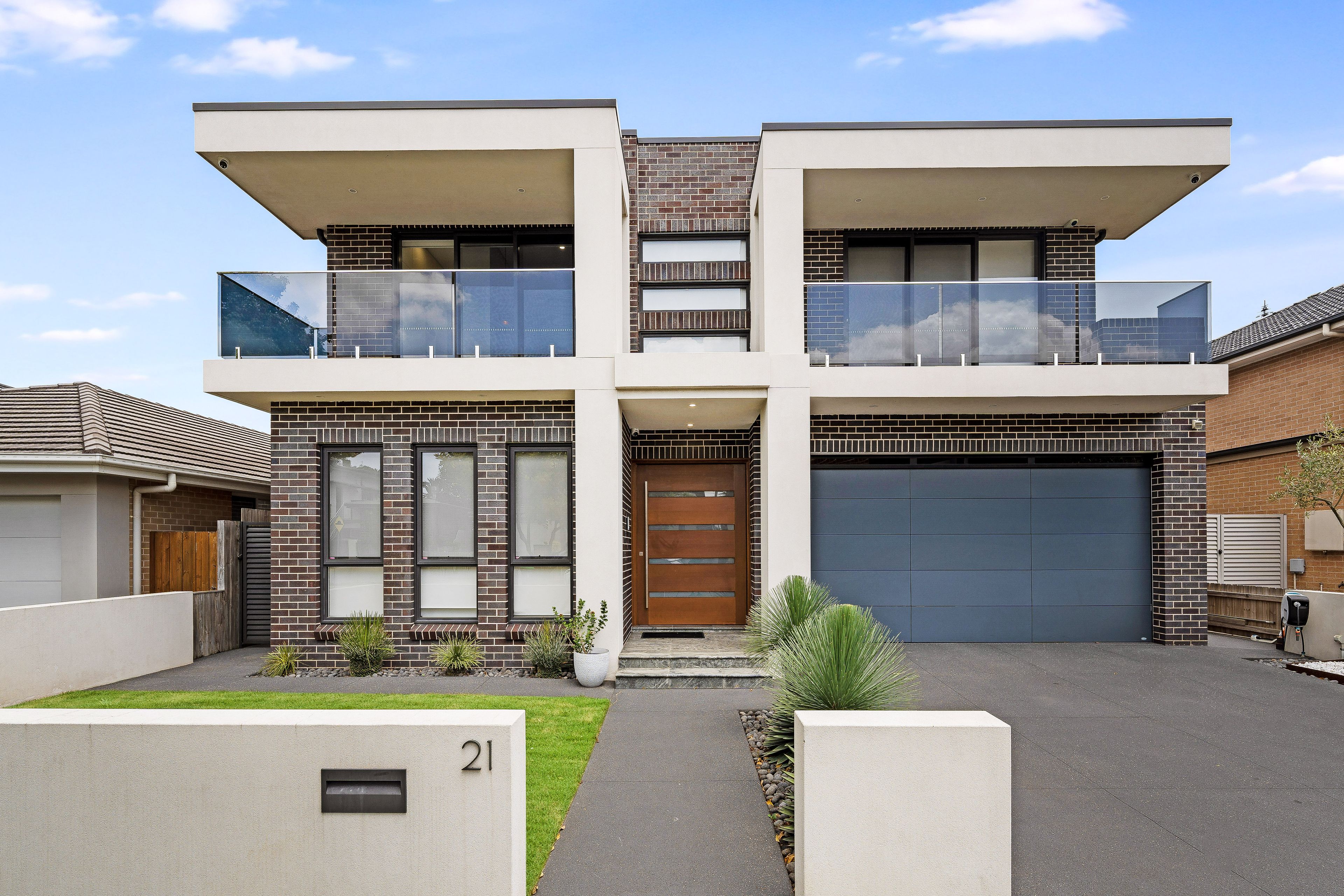 21 Rowe Drive, Potts Hill NSW 2143
