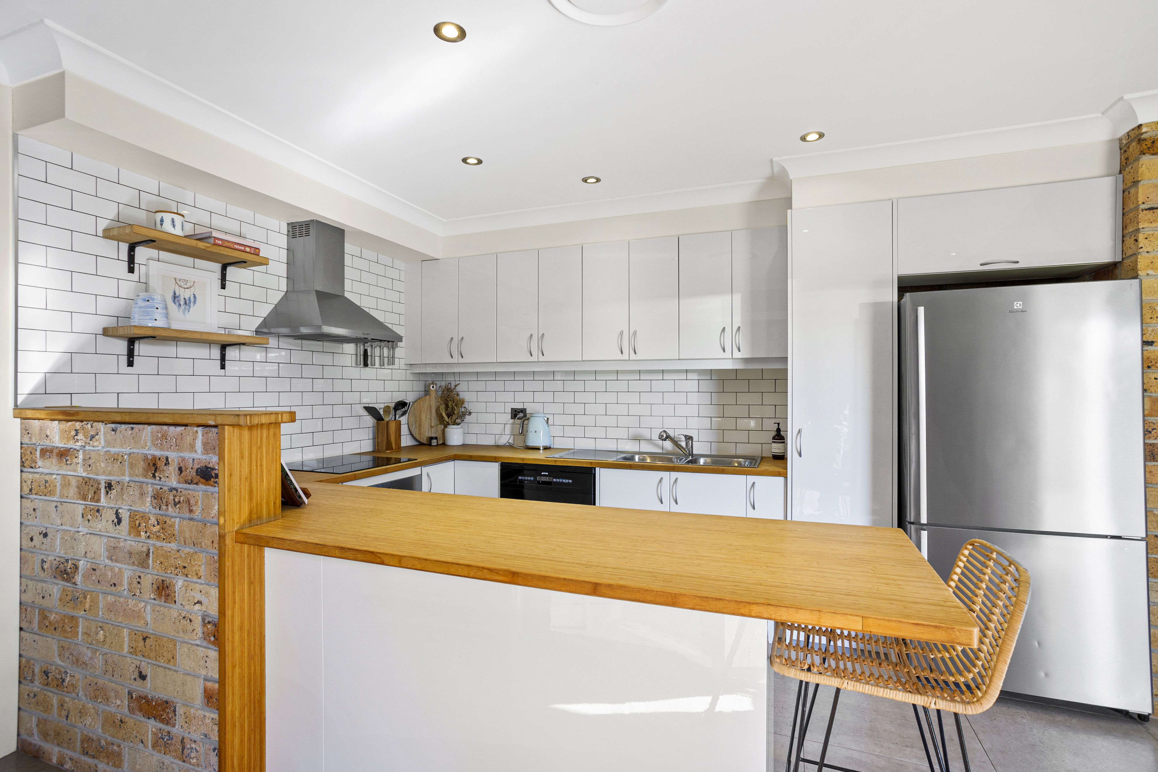 6 Flinders Close, Barrack Heights, NSW 2528