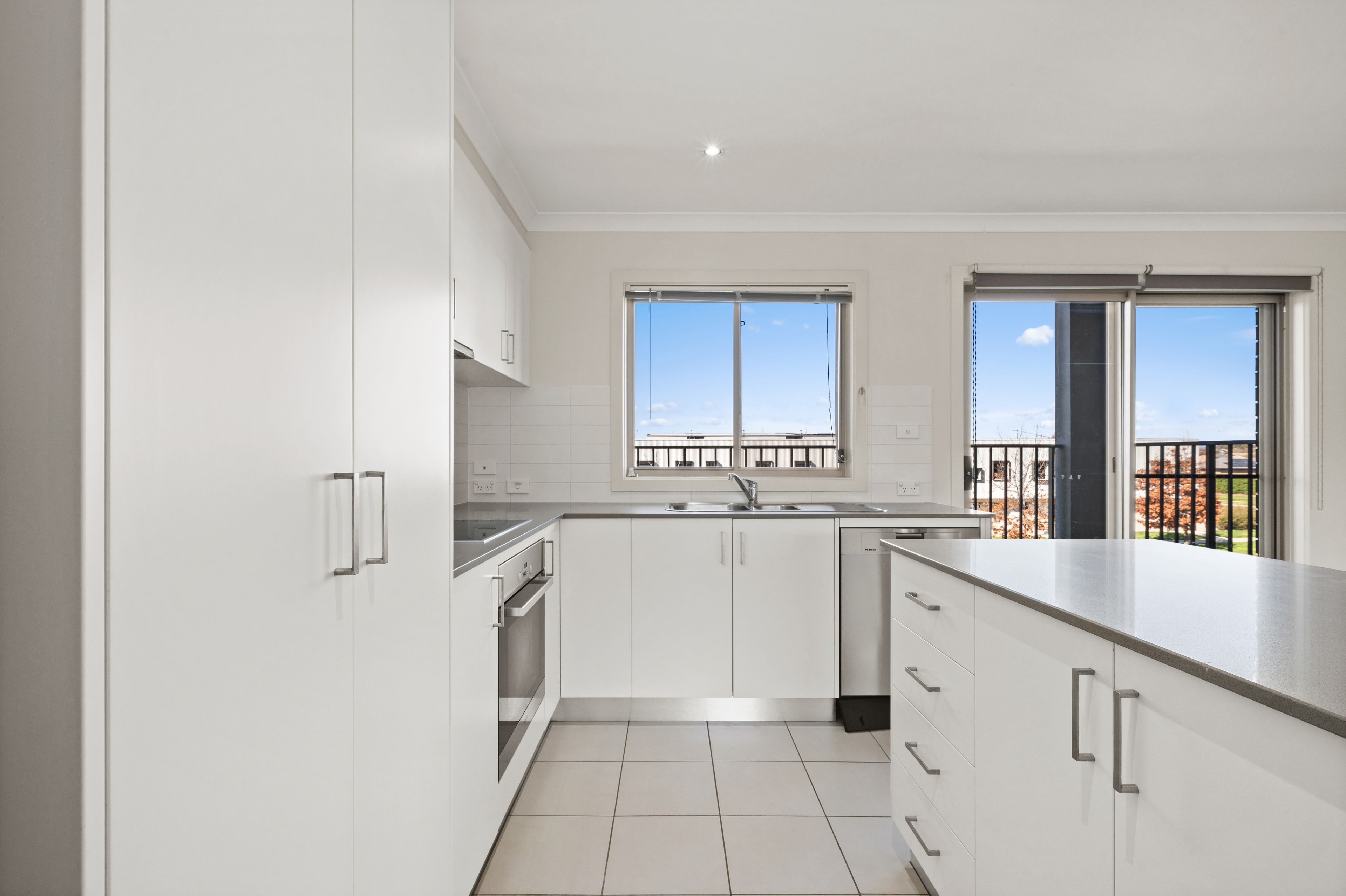 28/16 David Miller Crescent — photo 5 of 14