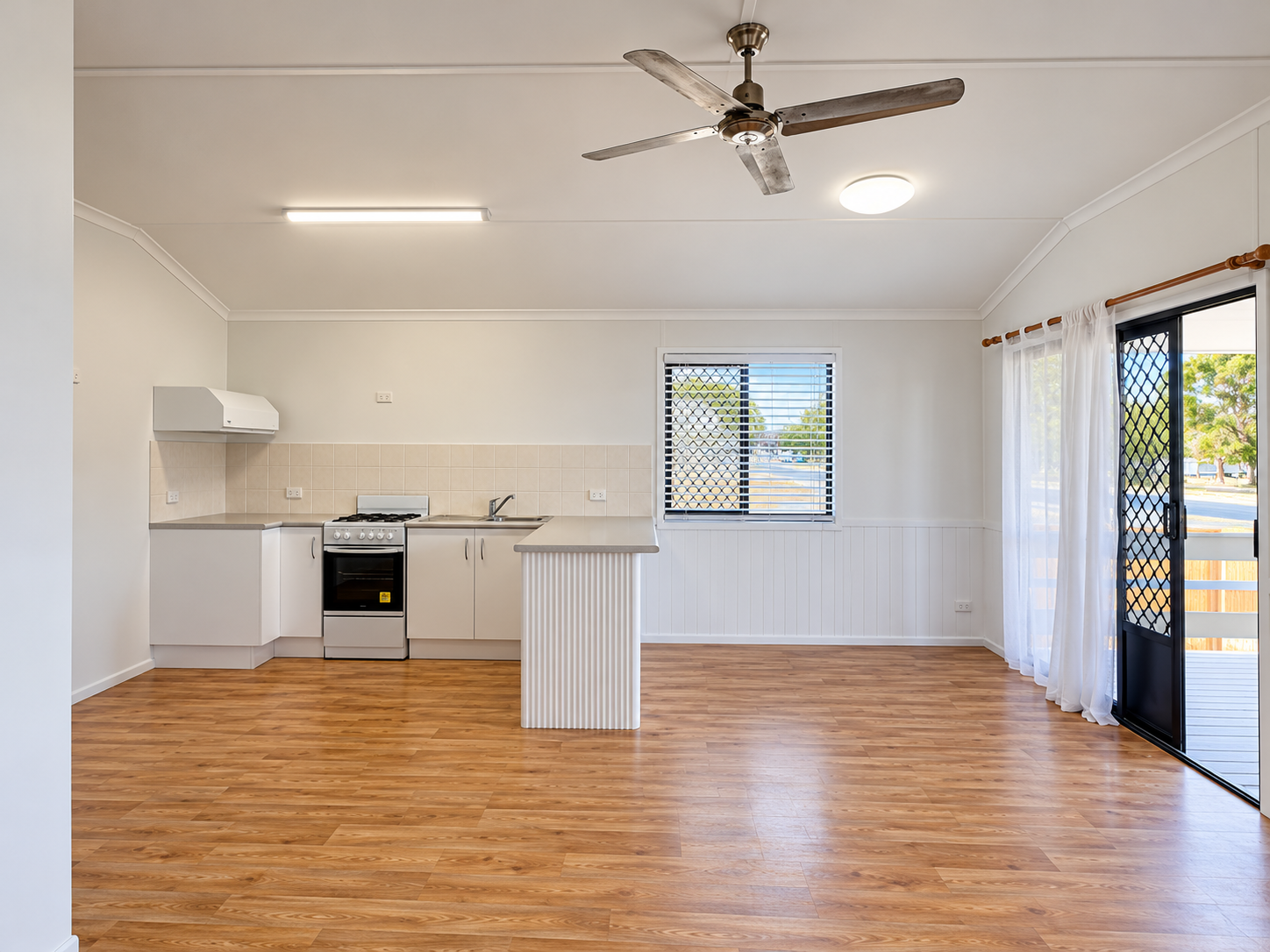 5 Causeway Esplanade — photo 4 of 10