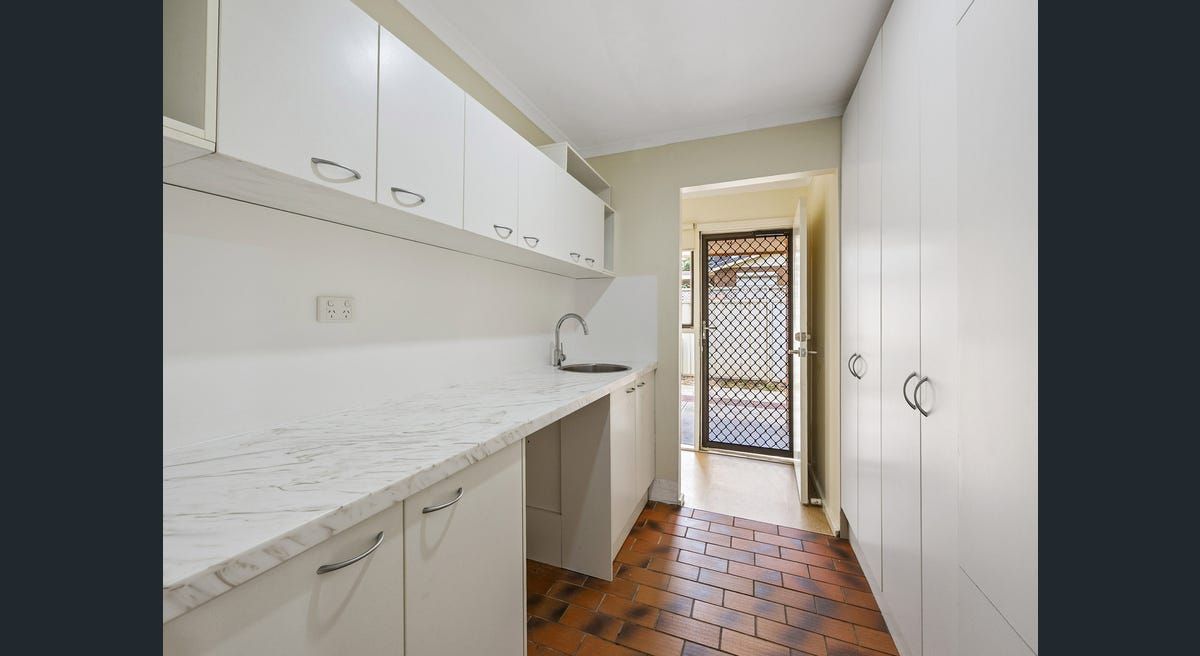 19 Barcelona Road — photo 11 of 14