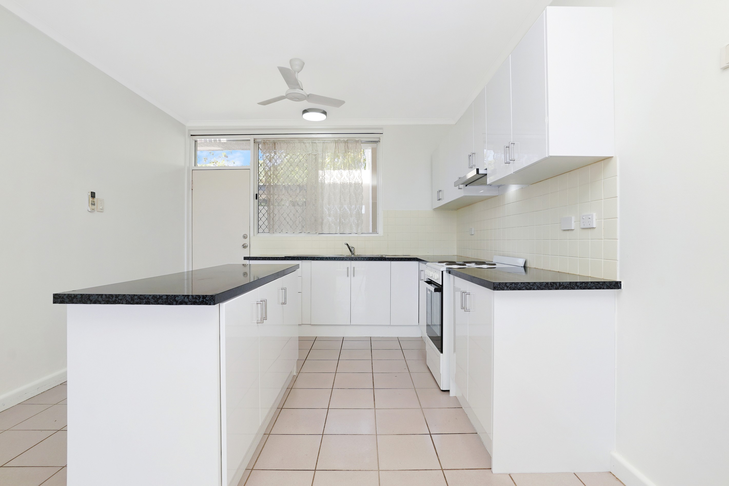 2/14-16 Lakeside Drive, Alawa, NT 0810