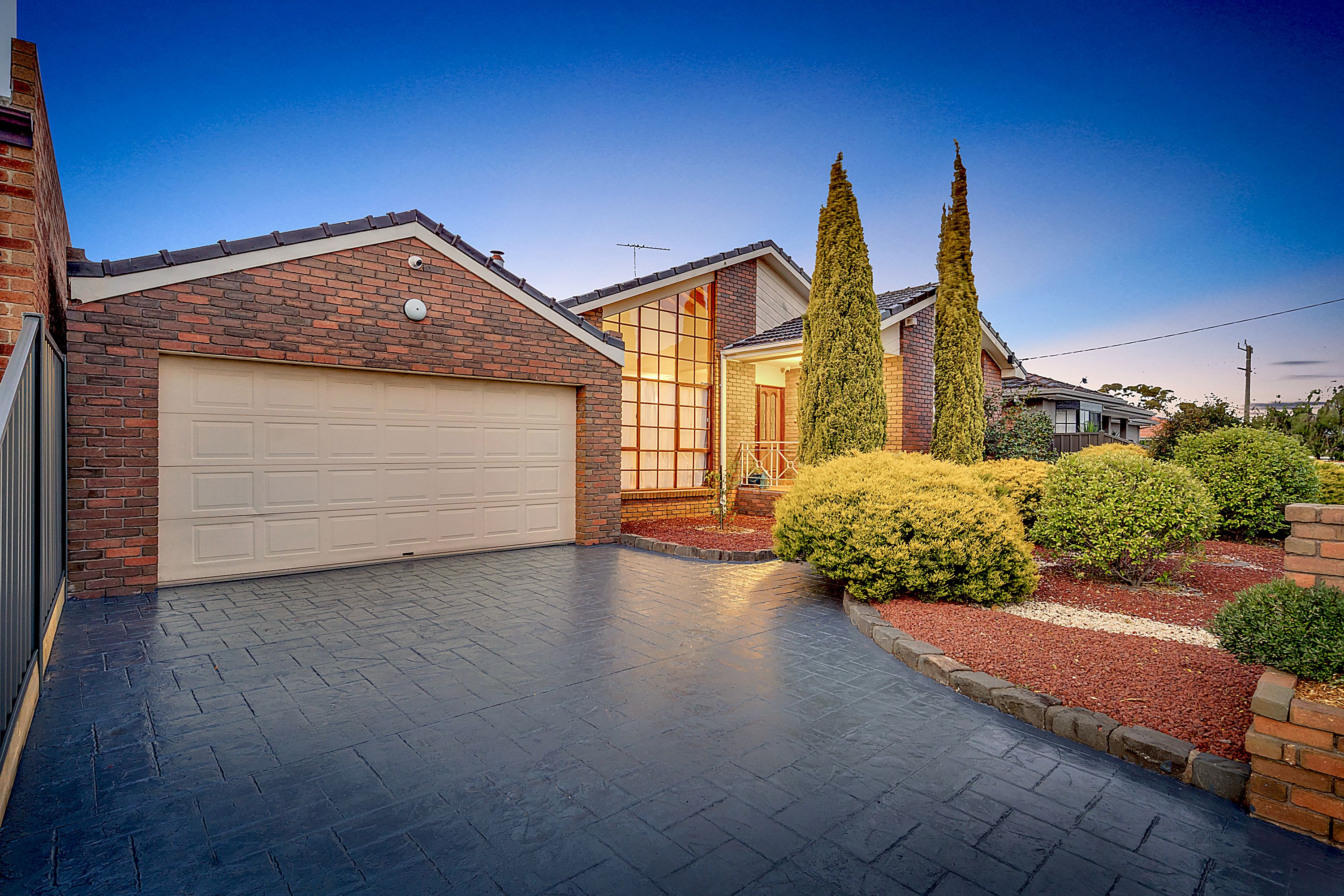 37 Amesbury Avenue, Craigieburn, VIC 3064