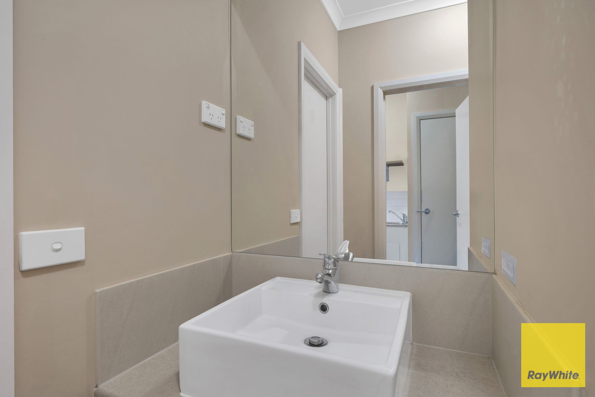 20 Clementine Boulevard — photo 14 of 30
