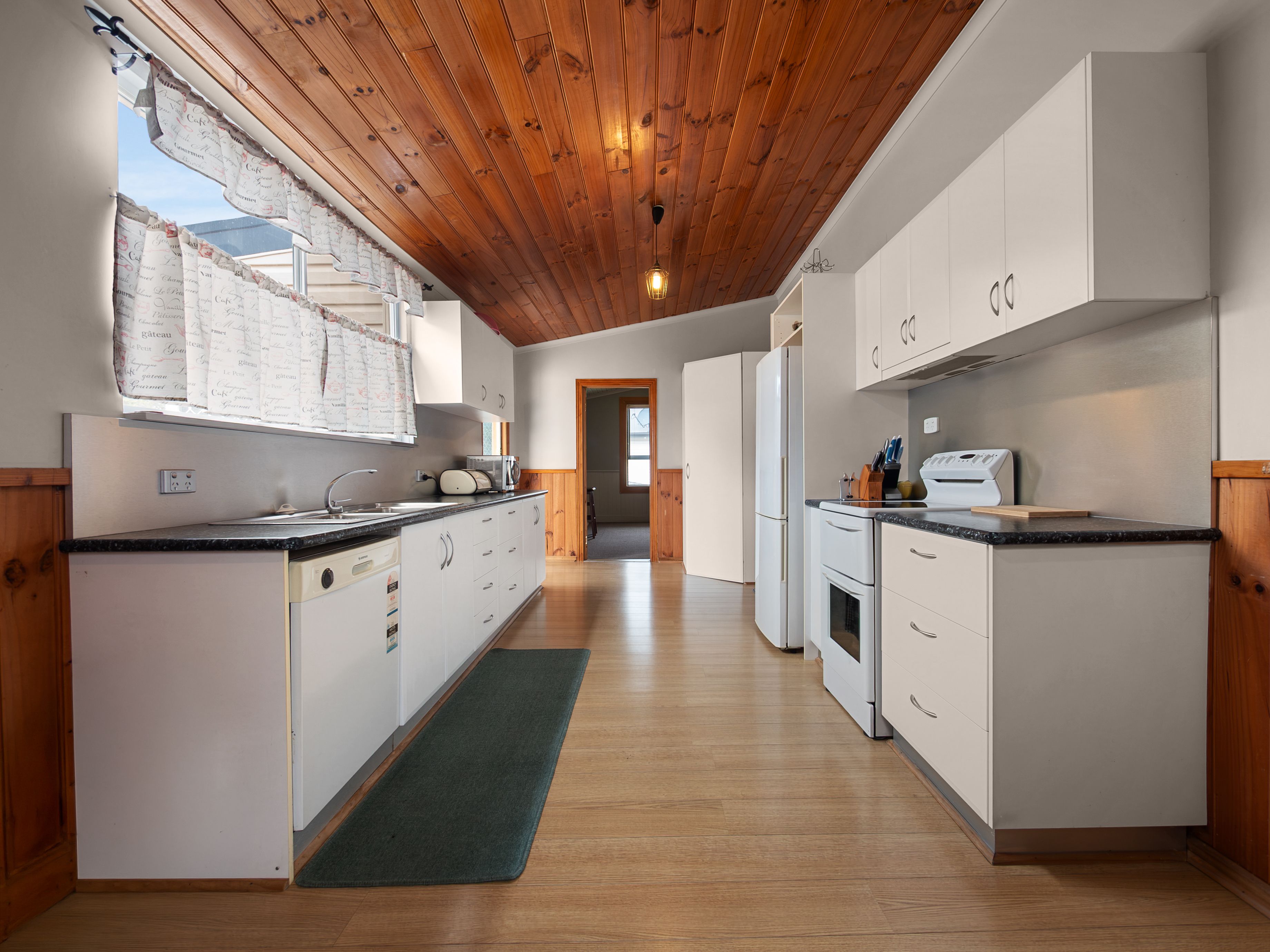 51 Saunders Street — photo 6 of 16