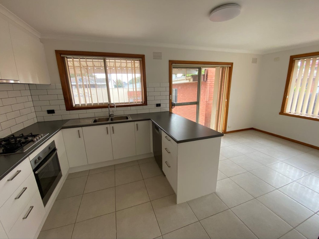 8 Festival Grove, Lalor, VIC 3075