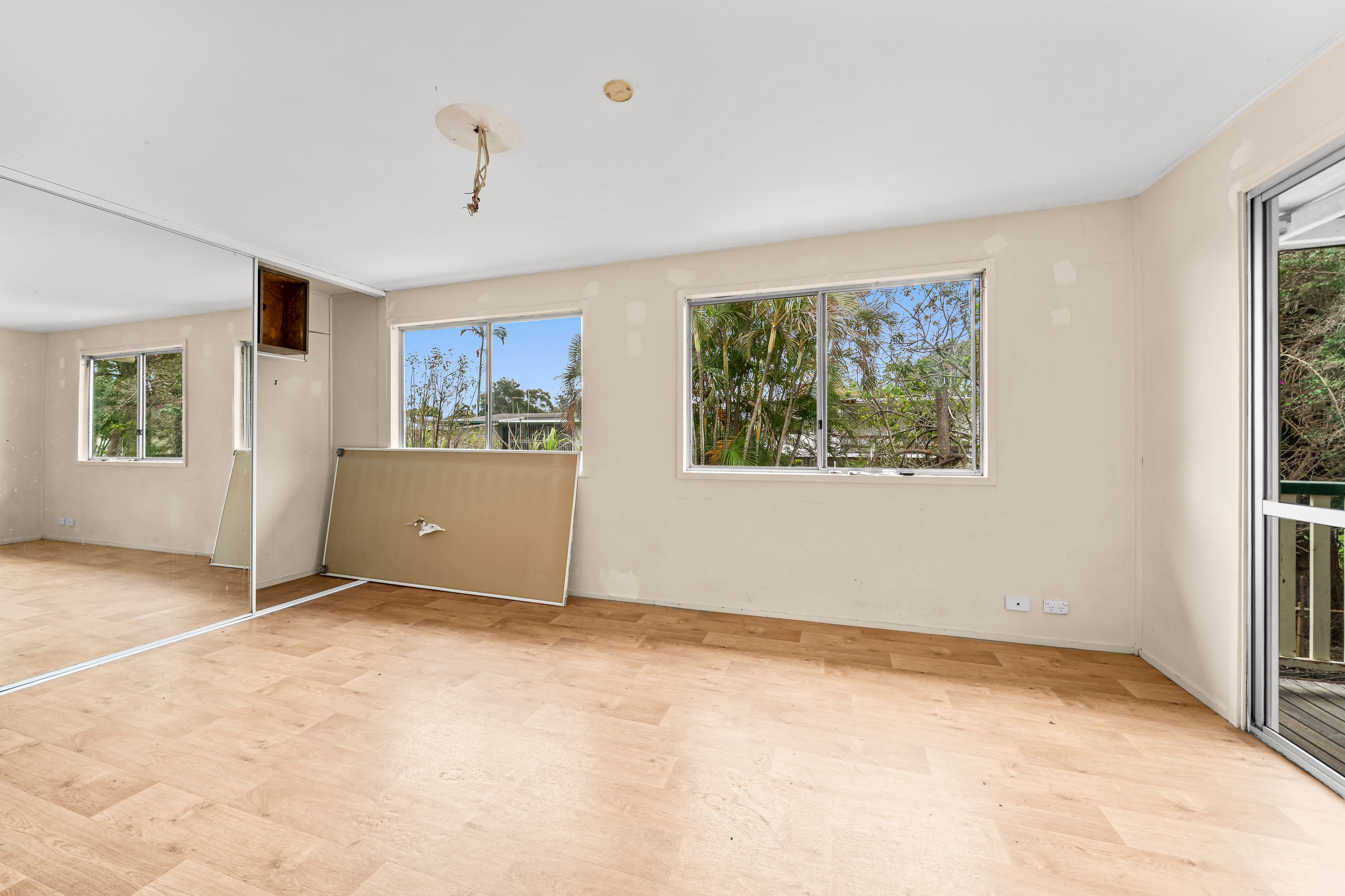 53 Jarrah Crescent — photo 2 of 30