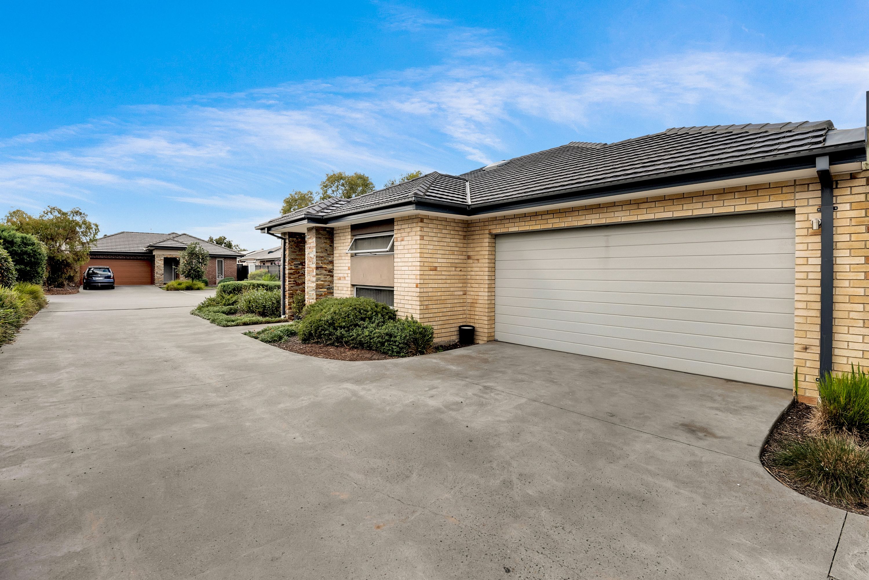 Unit 4/11-13 Katsura Retreat, Roxburgh Park, VIC 3064