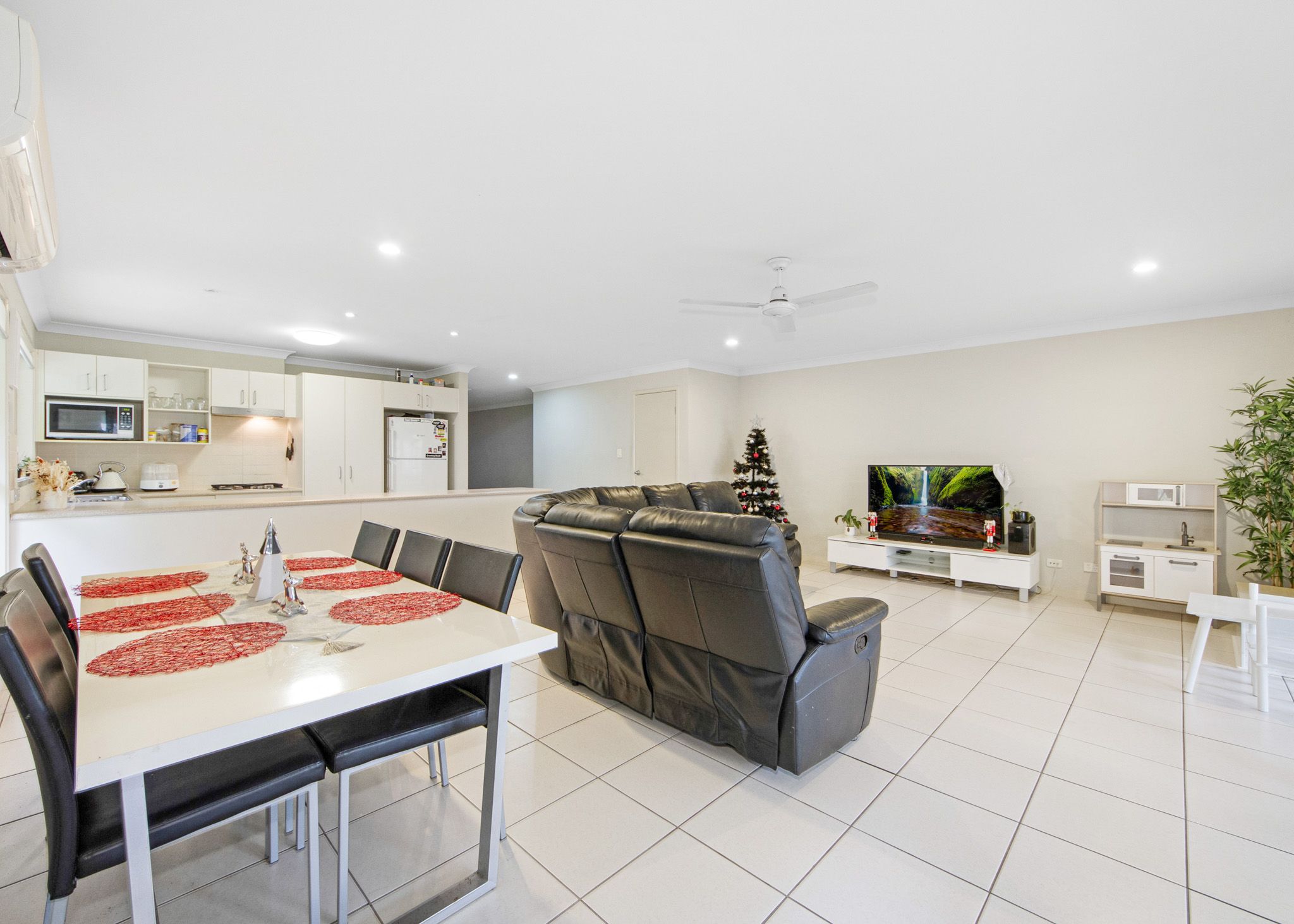 2/1 Chantrill Avenue, Nerang, QLD 4211