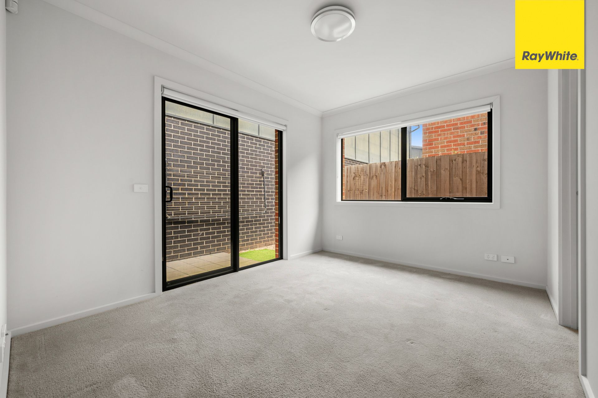 9 Hensbergh Place — photo 14 of 17