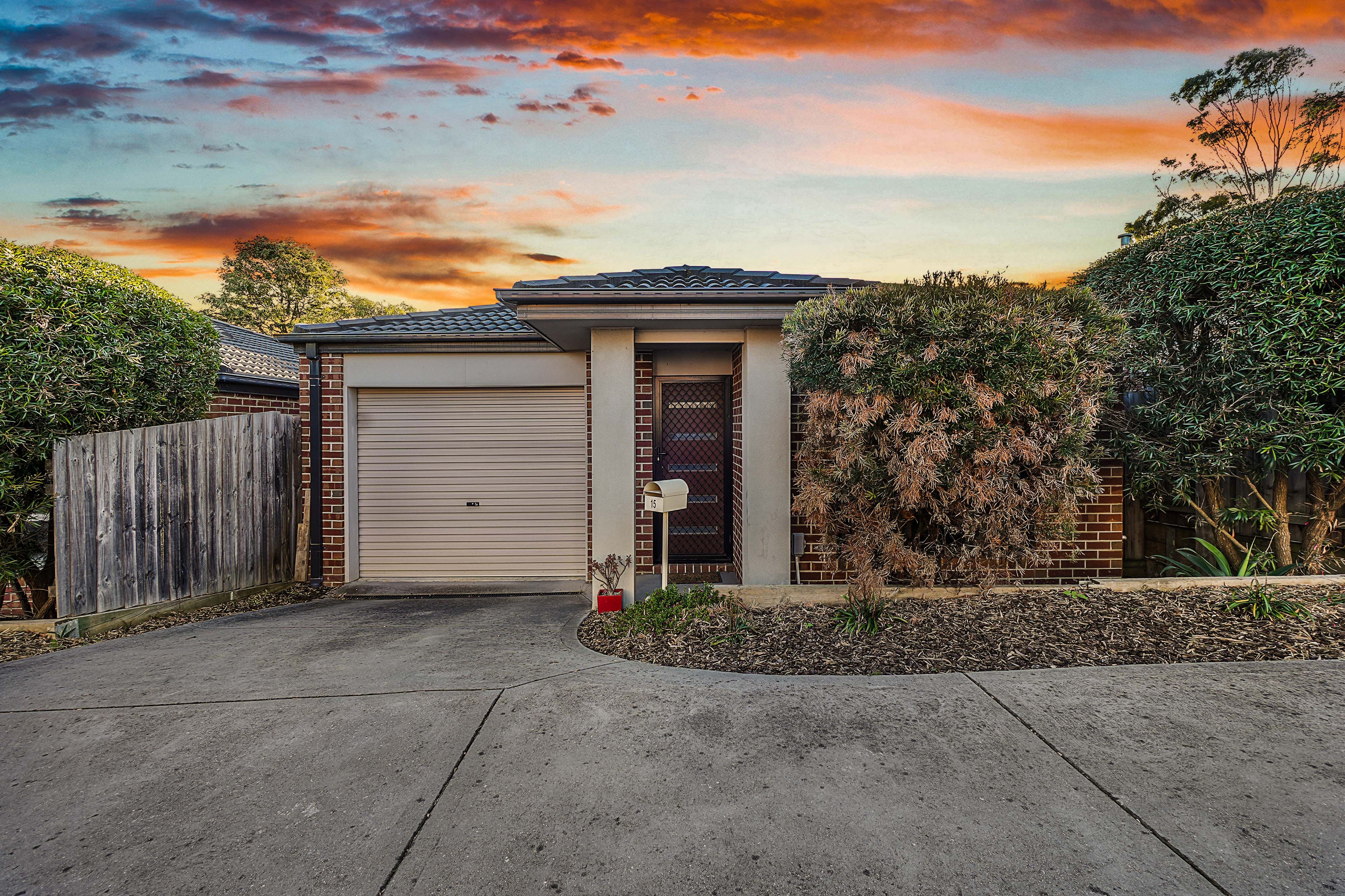 11 Hawk Avenue, Pakenham VIC 3810