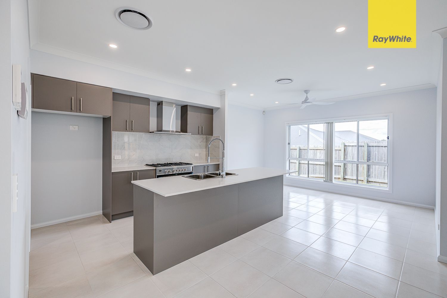 32 Bly Street, Logan Reserve, QLD 4133
