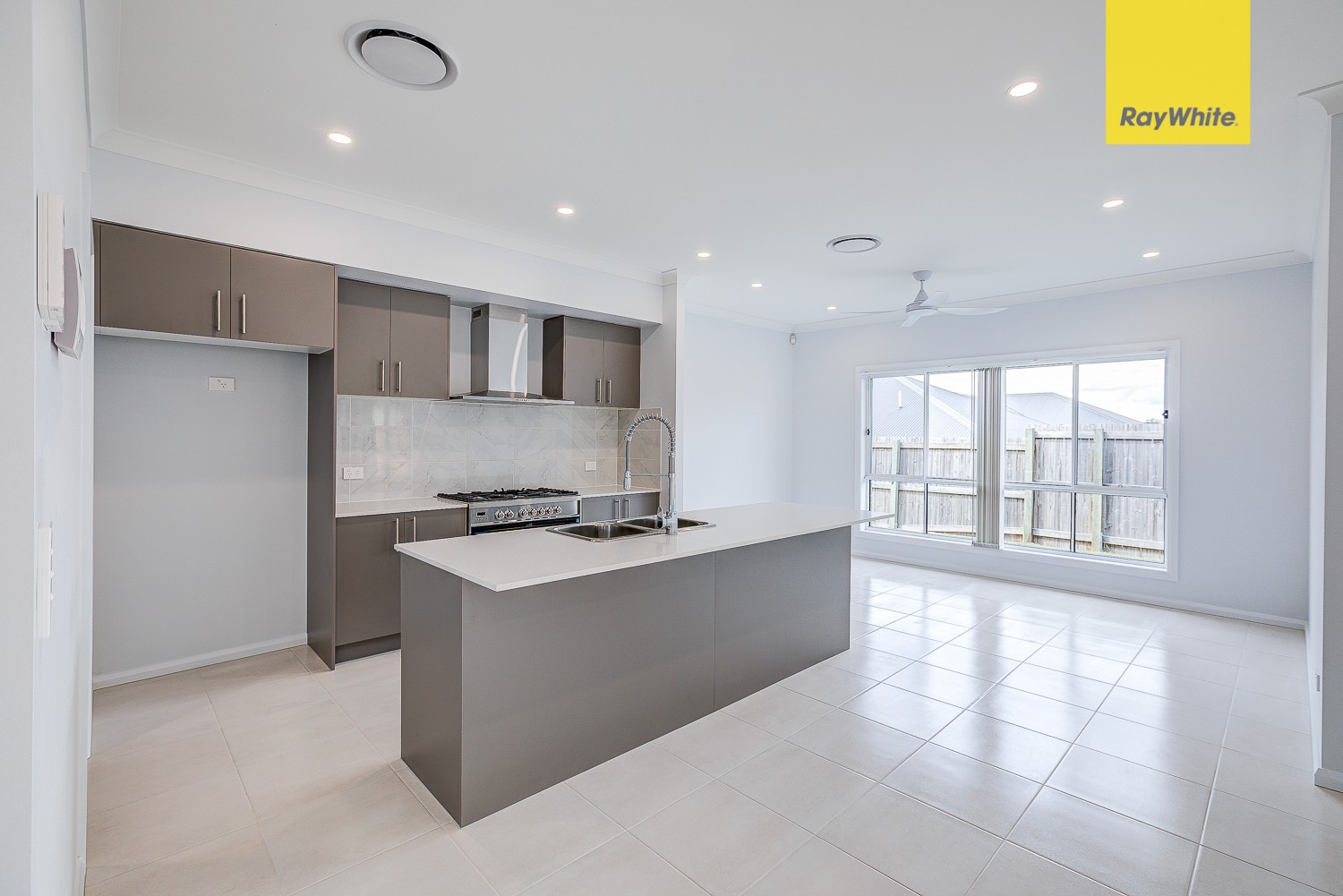 32 Bly Street, Logan Reserve, QLD 4133