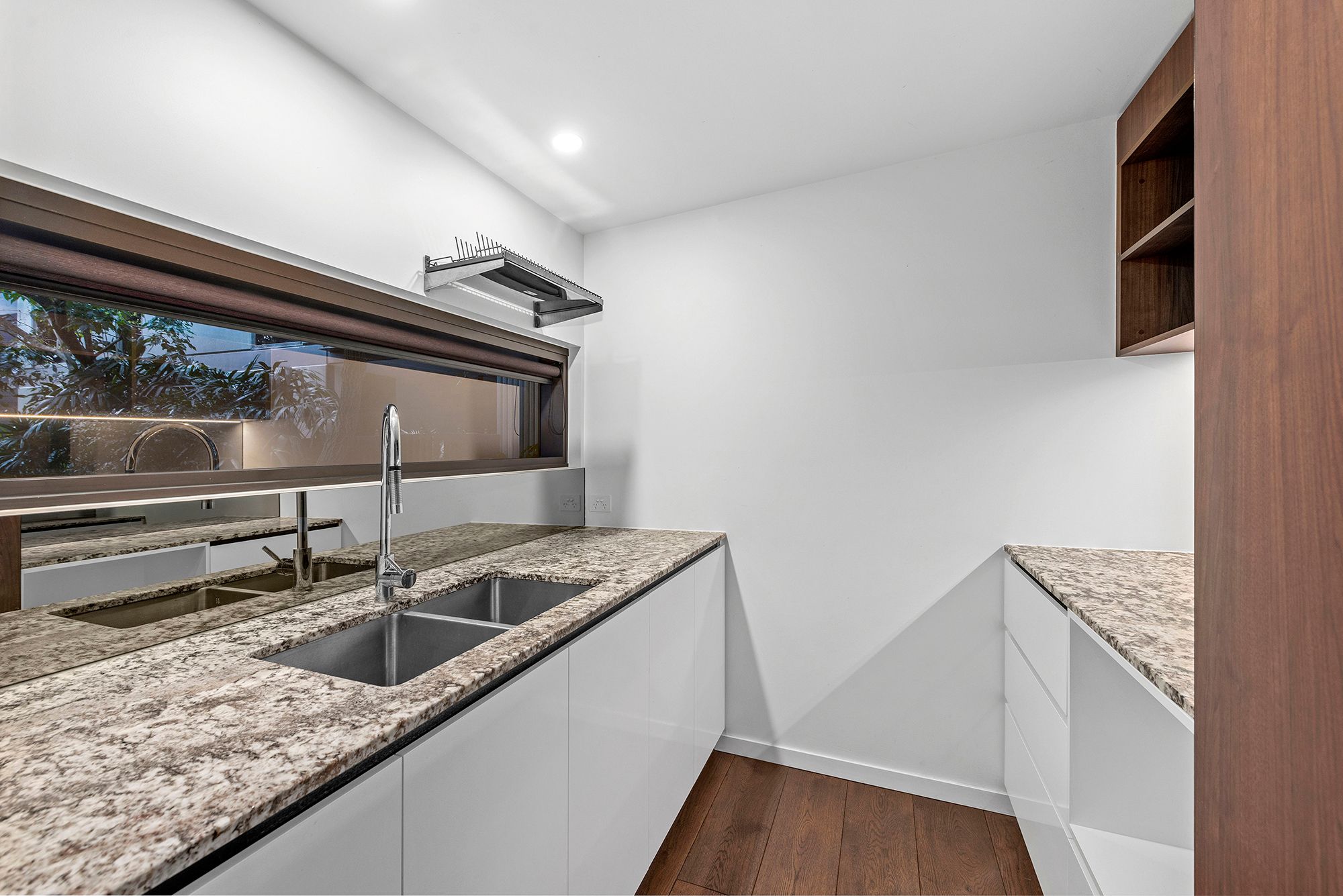 202/23 Wilson Street — photo 17 of 27