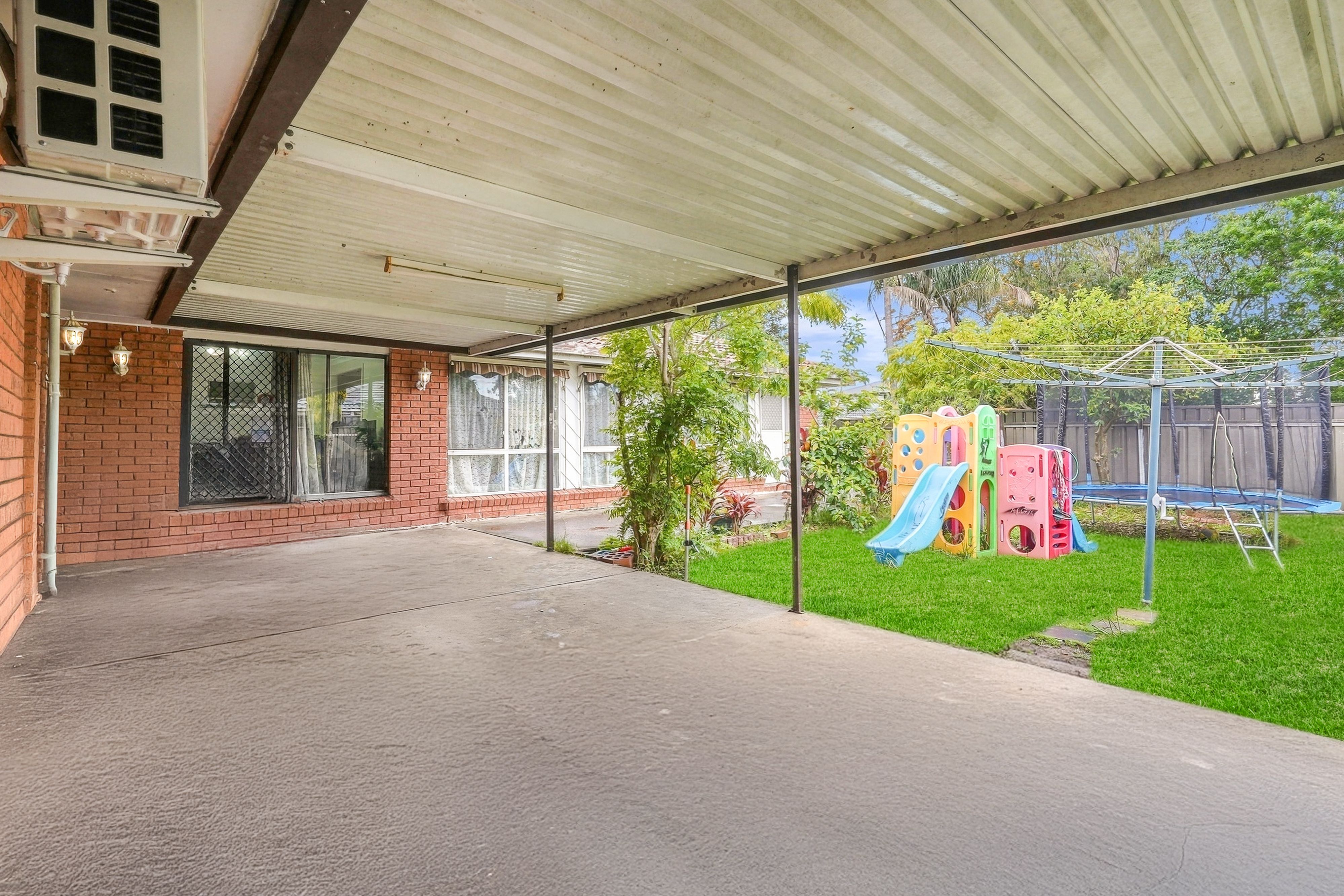 27 Odelia Crescent — photo 4 of 27