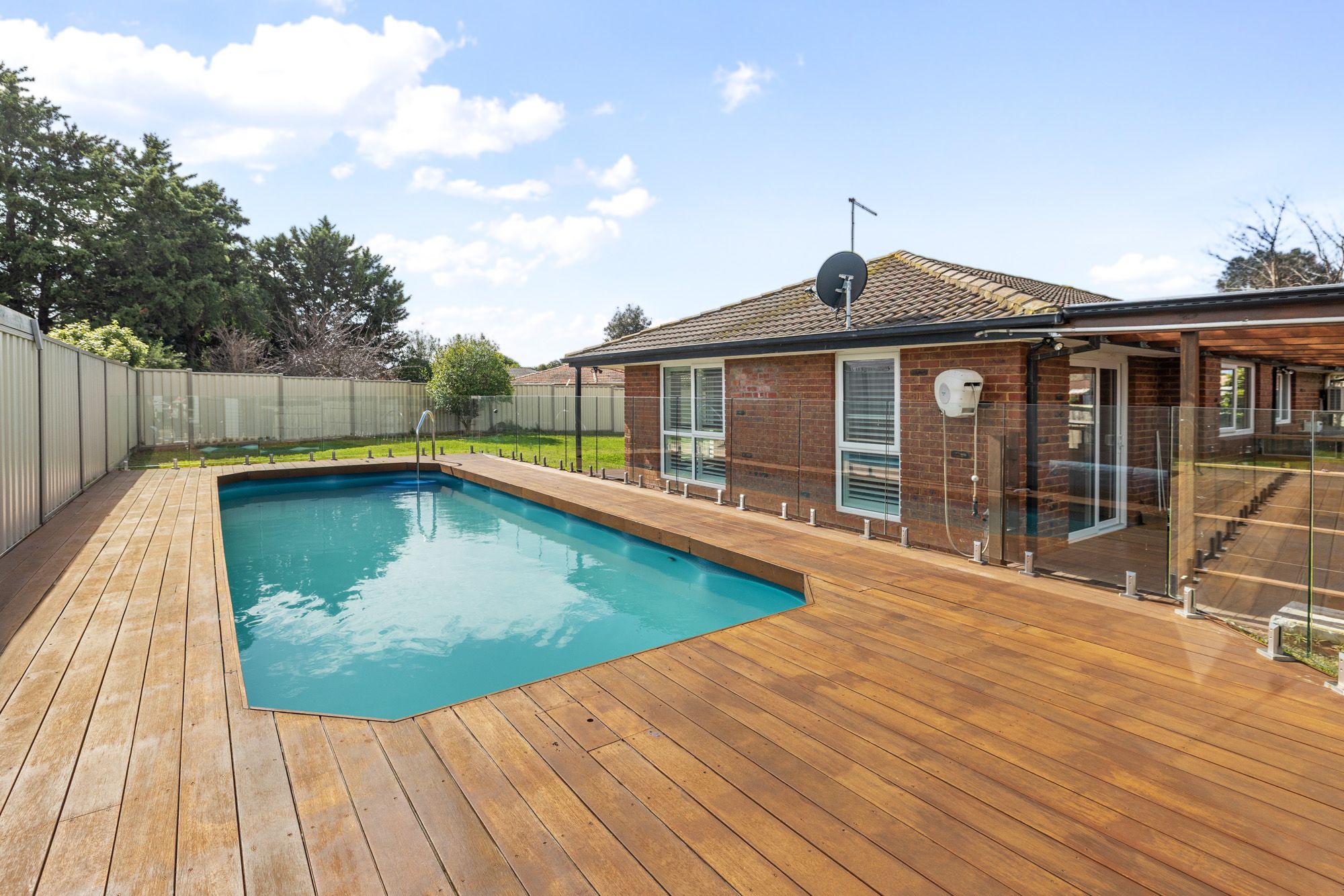 4 Membrey Close — photo 13 of 15