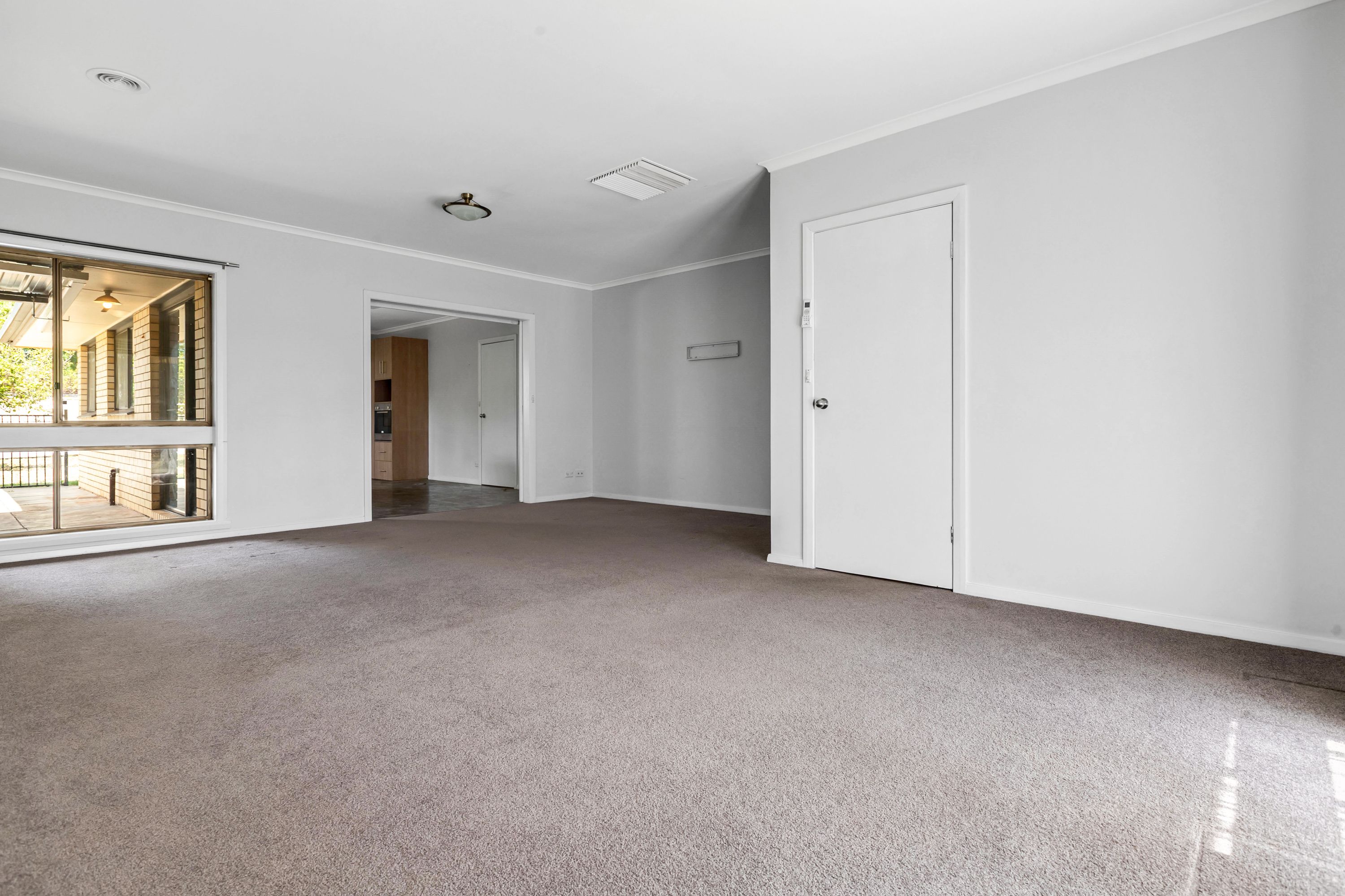 7 Euneva Drive — photo 4 of 17