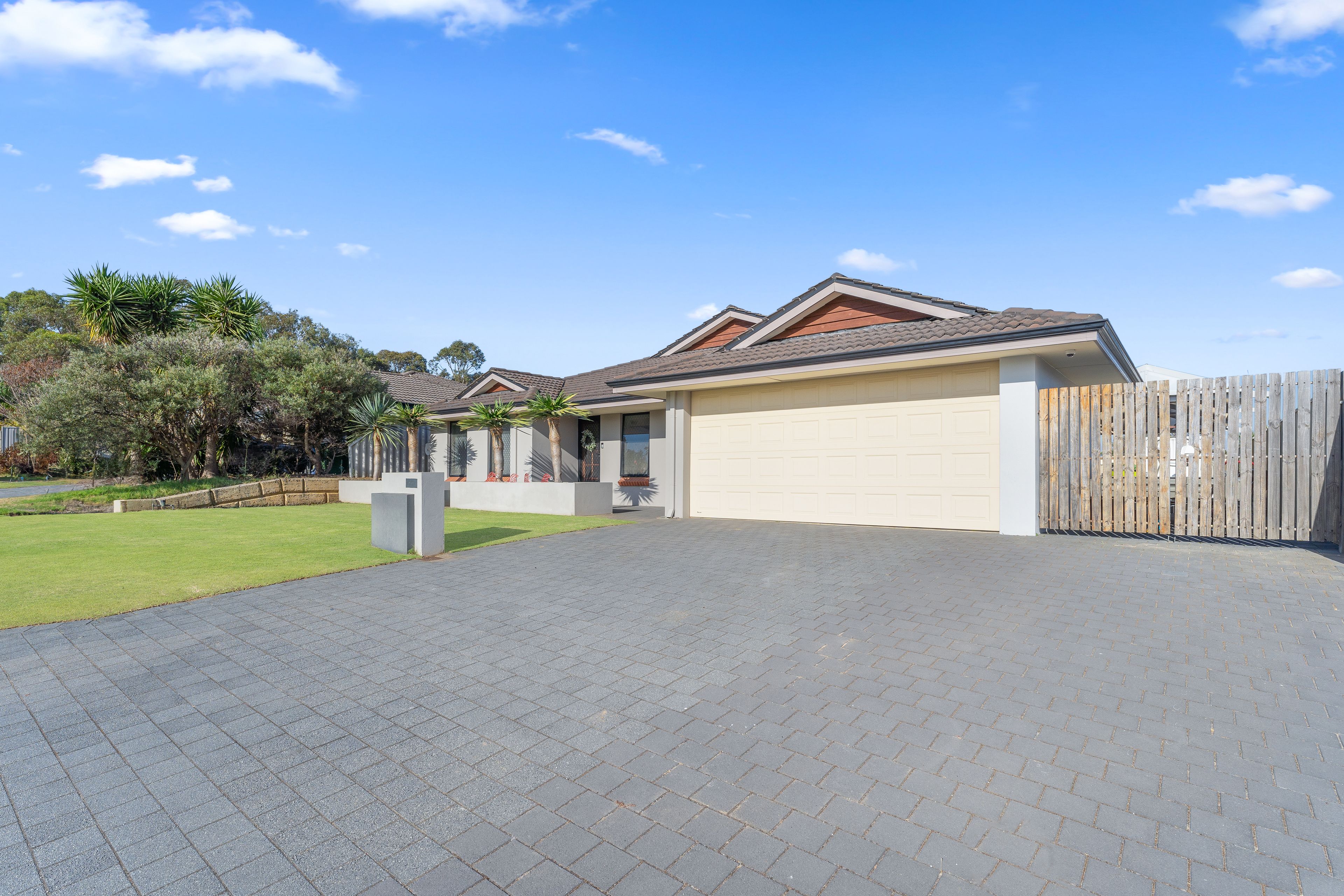 5 Mansfield Road, Secret Harbour, WA 6173