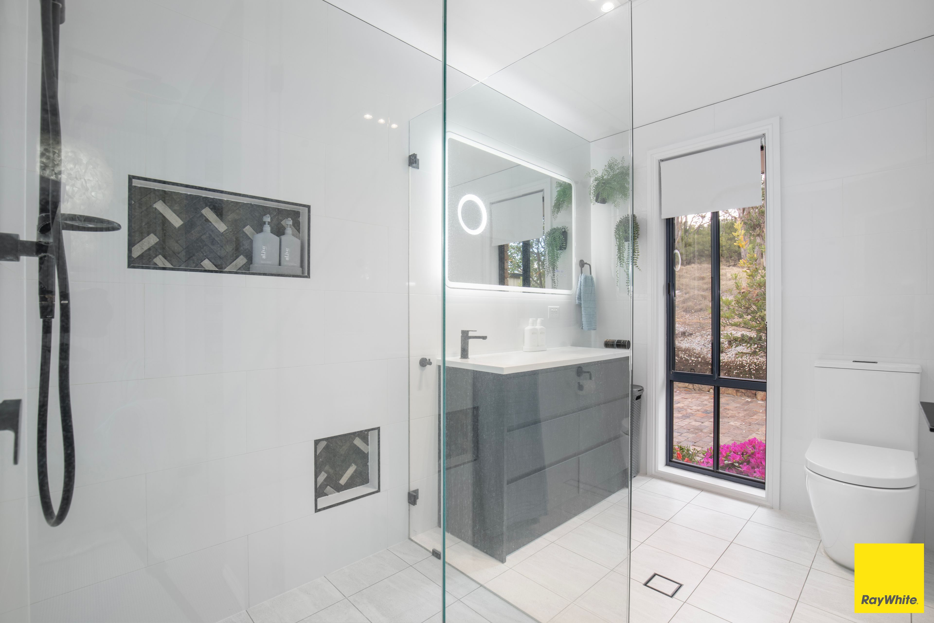 5 Dumaresq Street — photo 7 of 15