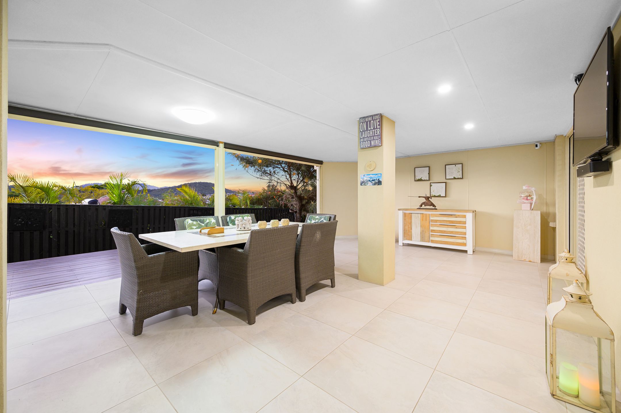 7 Tuggeranong Avenue, Pacific Pines, QLD 4211