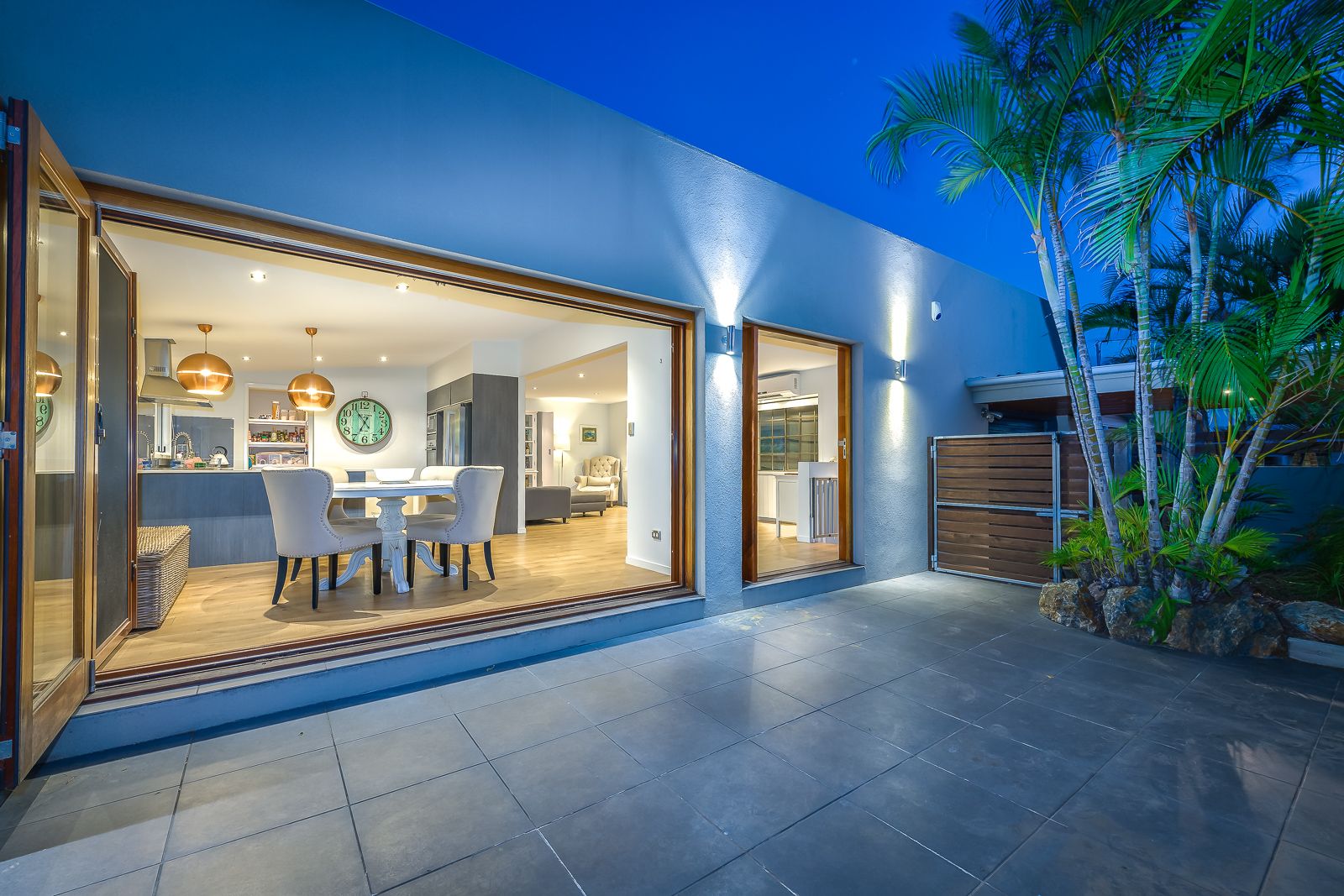 17 Mungera Street, Biggera Waters, QLD 4216