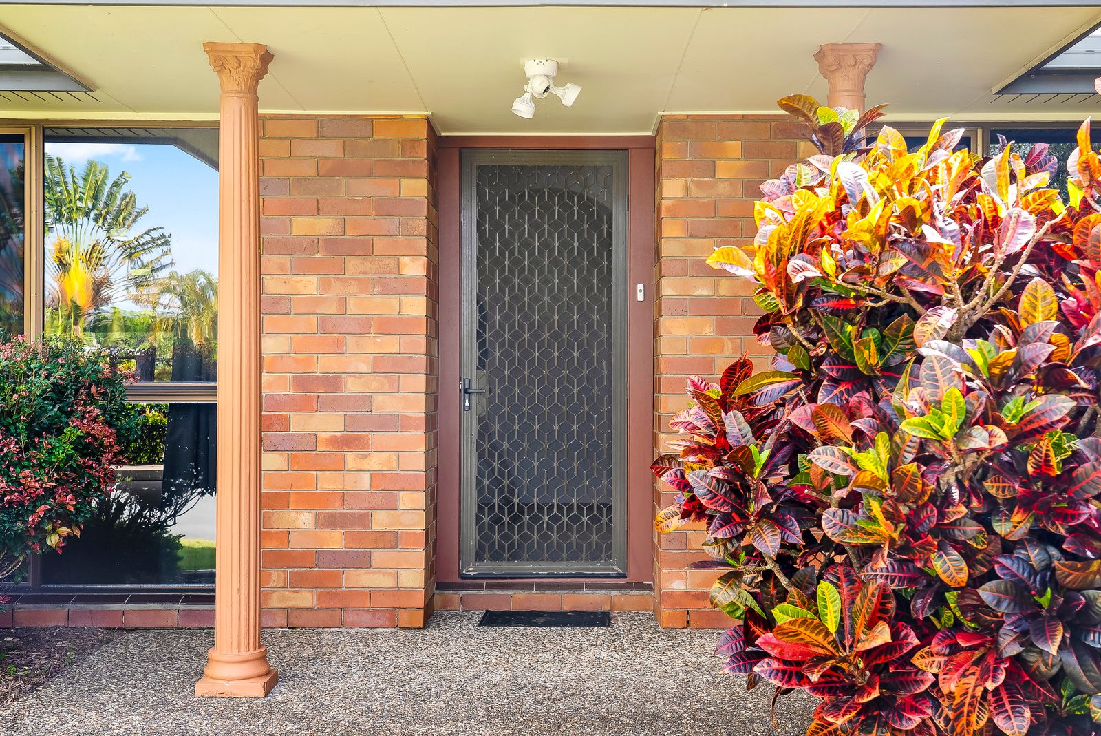 3 Capel Court, Elanora, QLD 4221