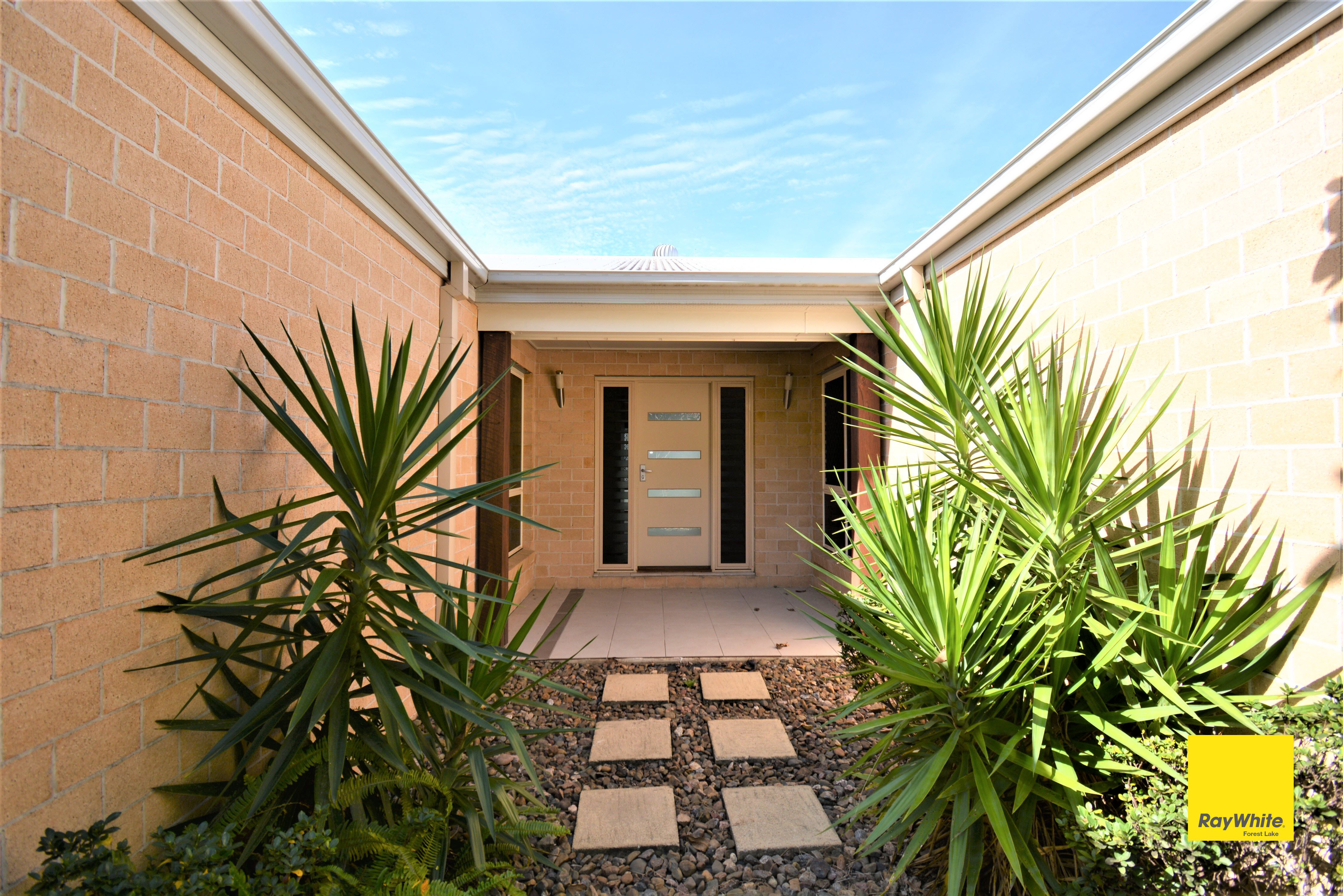 1 Wintergreen Lane, Forest Lake, QLD 4078