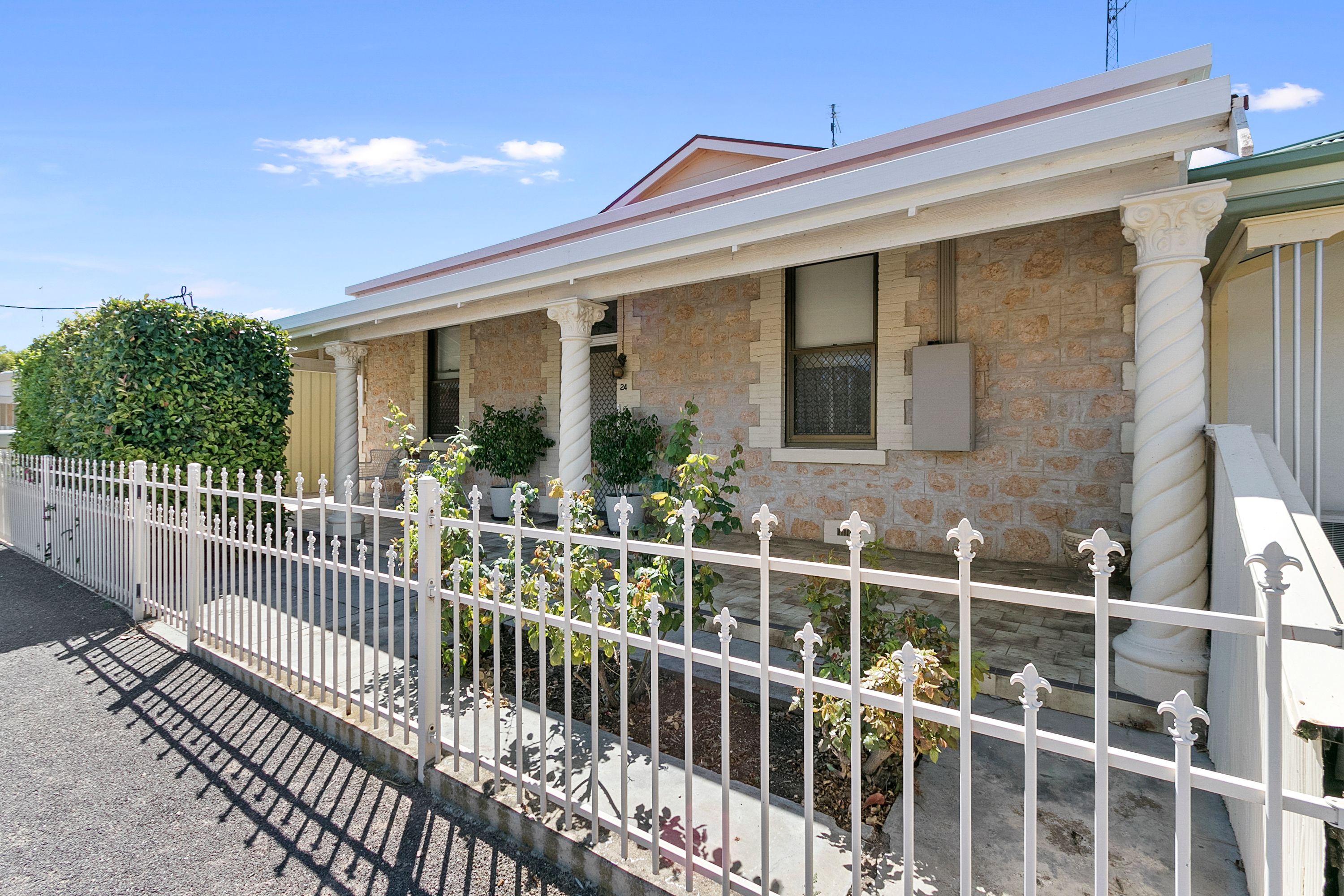 24 Caroline Street, Moonta, SA 5558