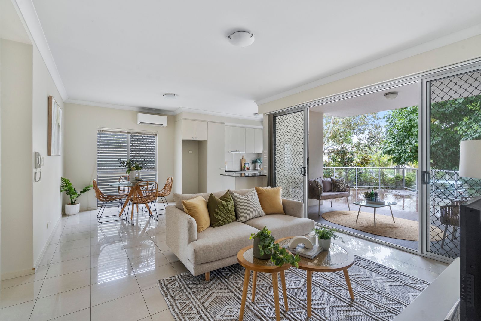 17 Cardross Street, Yeerongpilly QLD 4105