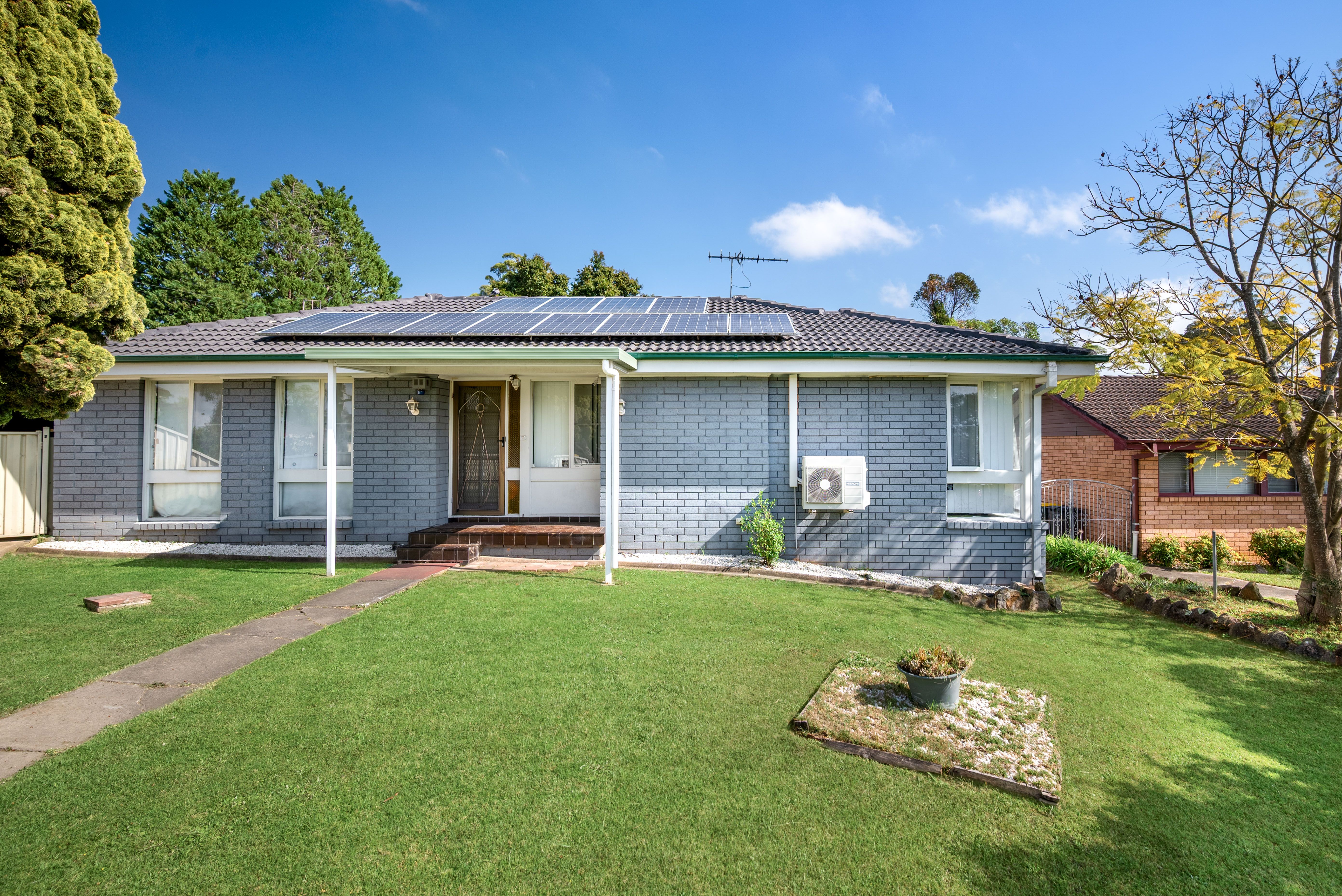 15 Weemala Crescent, Bradbury, NSW 2560