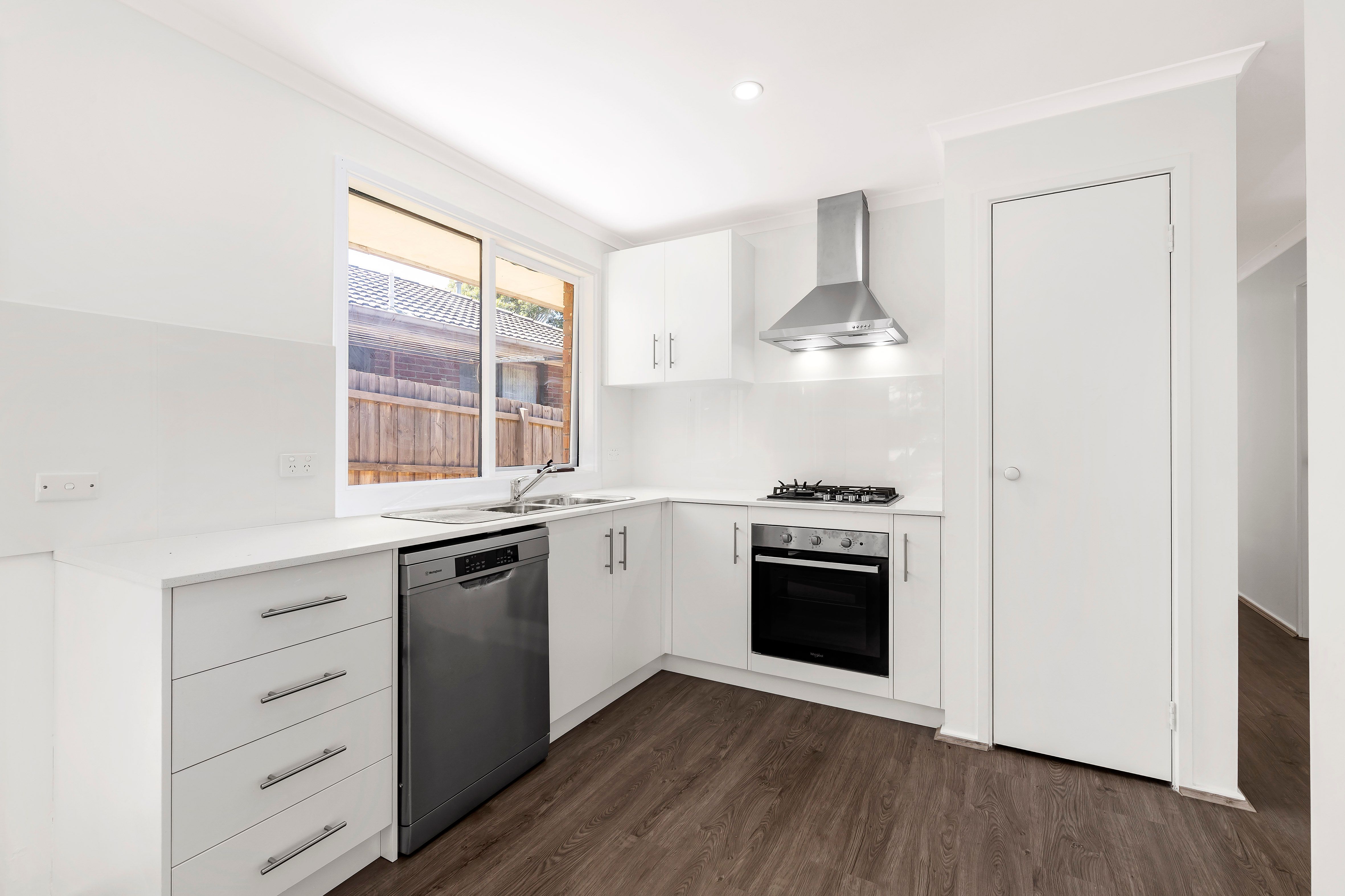 8 Shrubby Walk, Croydon South, VIC 3136