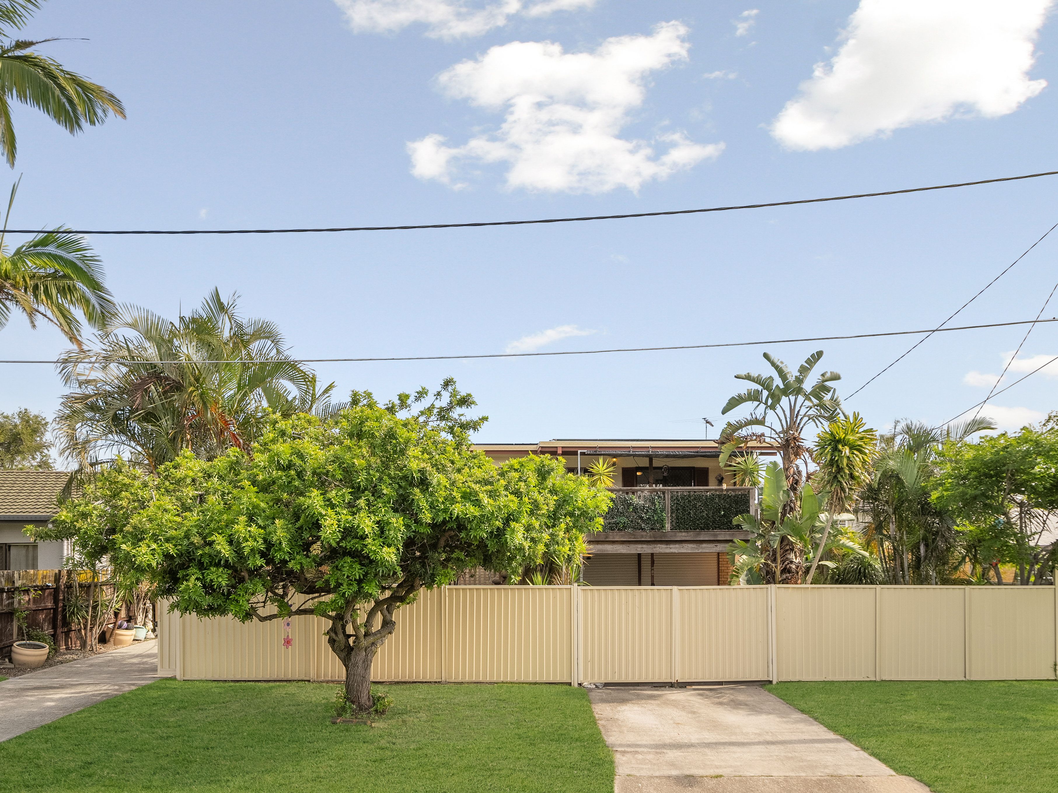 1 Hinton Street, Redcliffe, QLD 4020