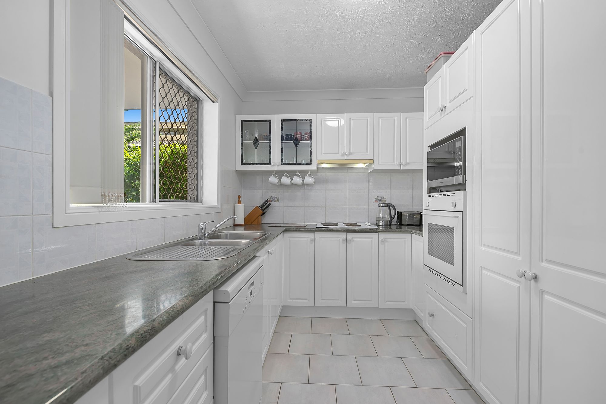 1/16 Nicklin Street, Coorparoo, QLD 4151